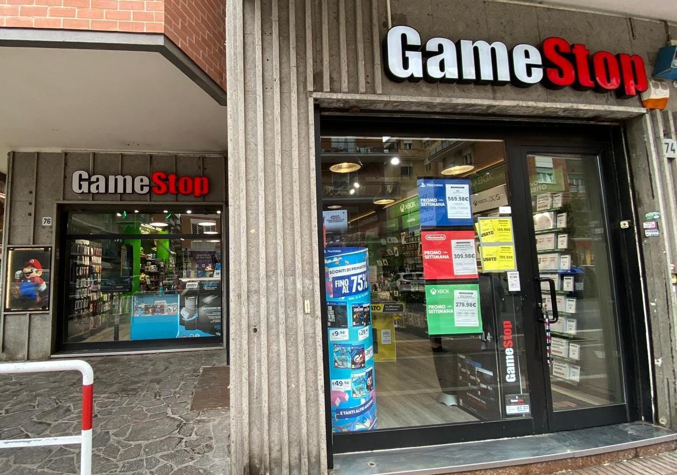 Foto 2 di GameStop