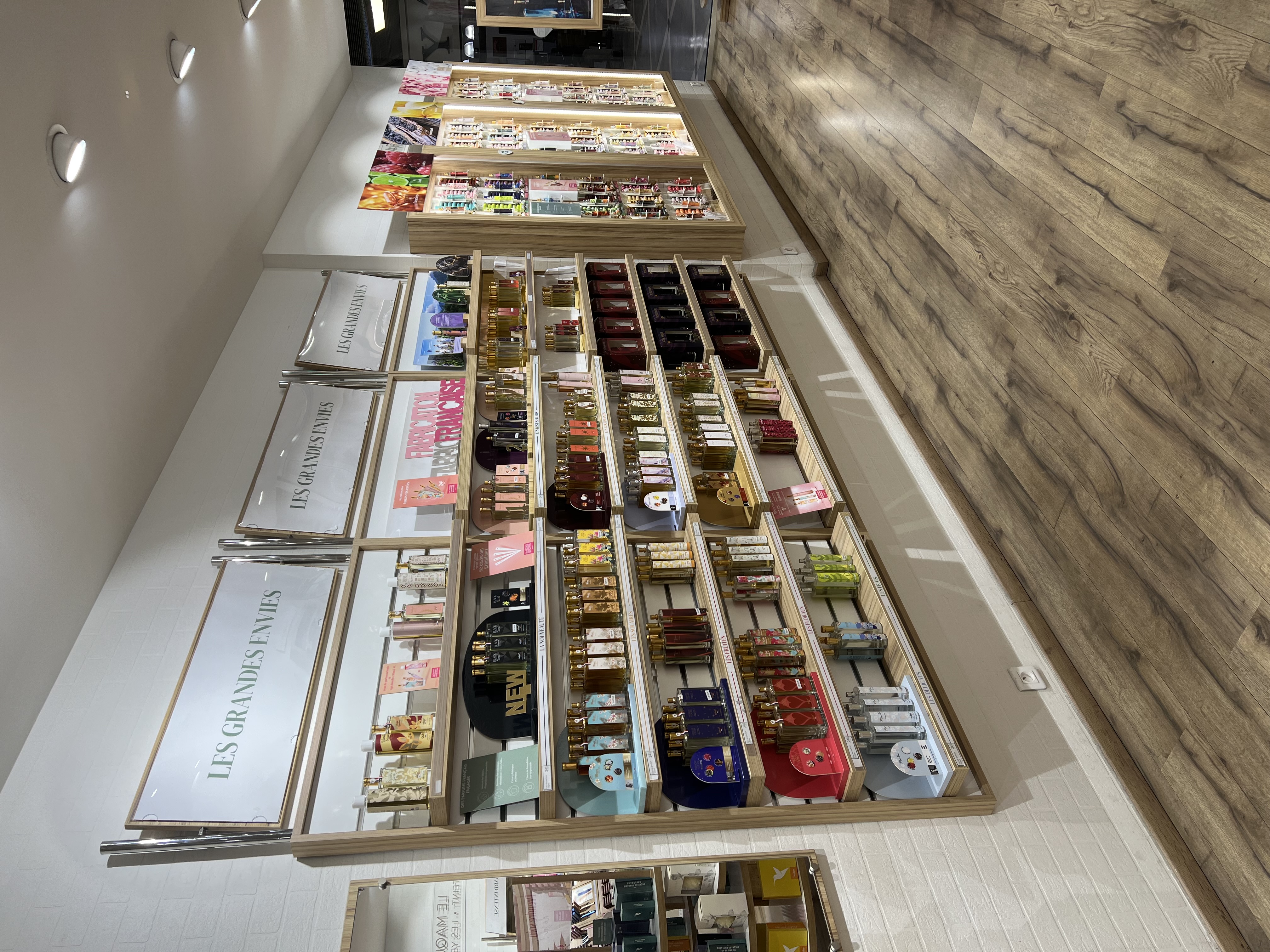 Foto 8 di Adopt Parfums