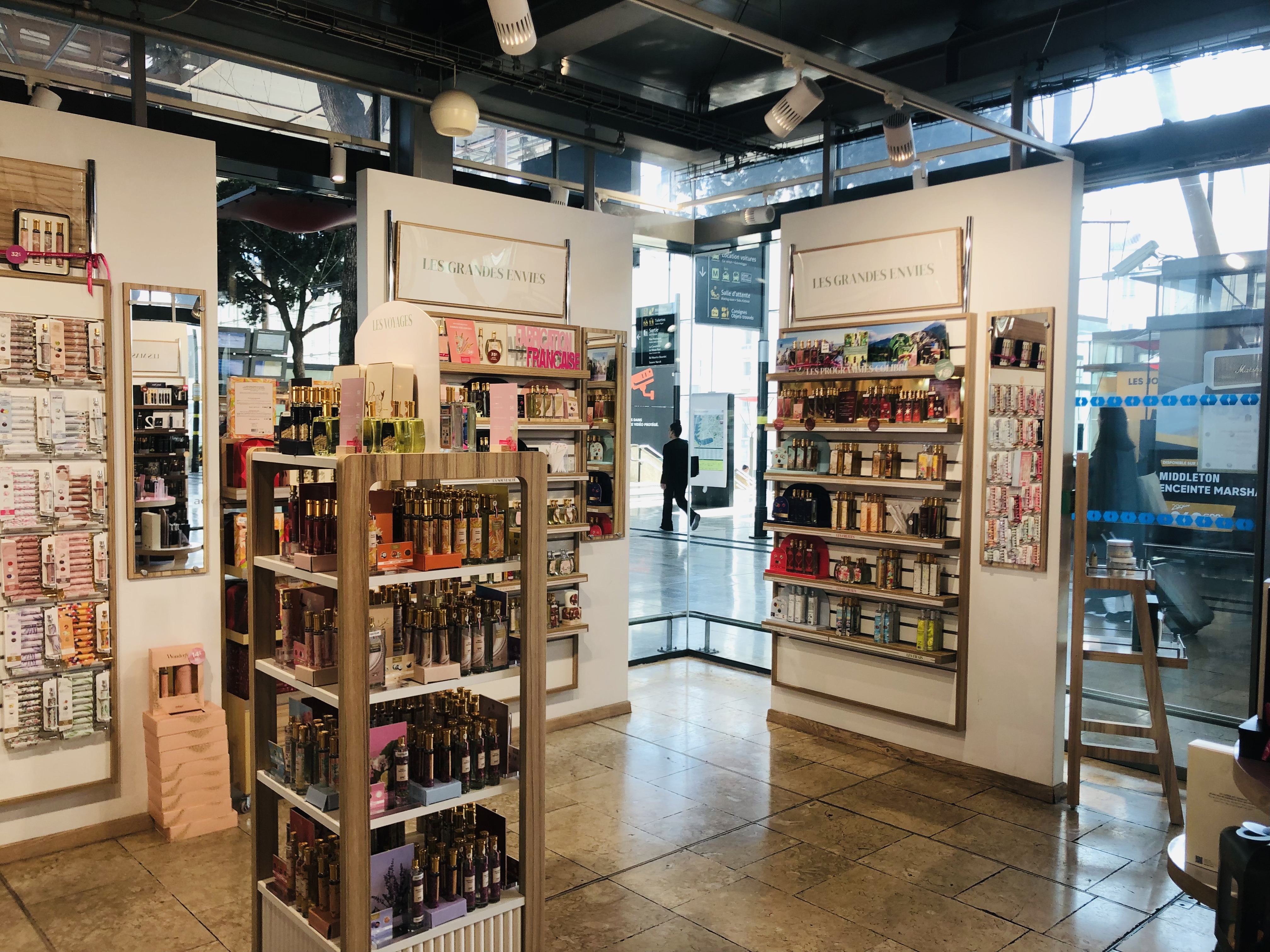 Foto 12 di Adopt Parfums