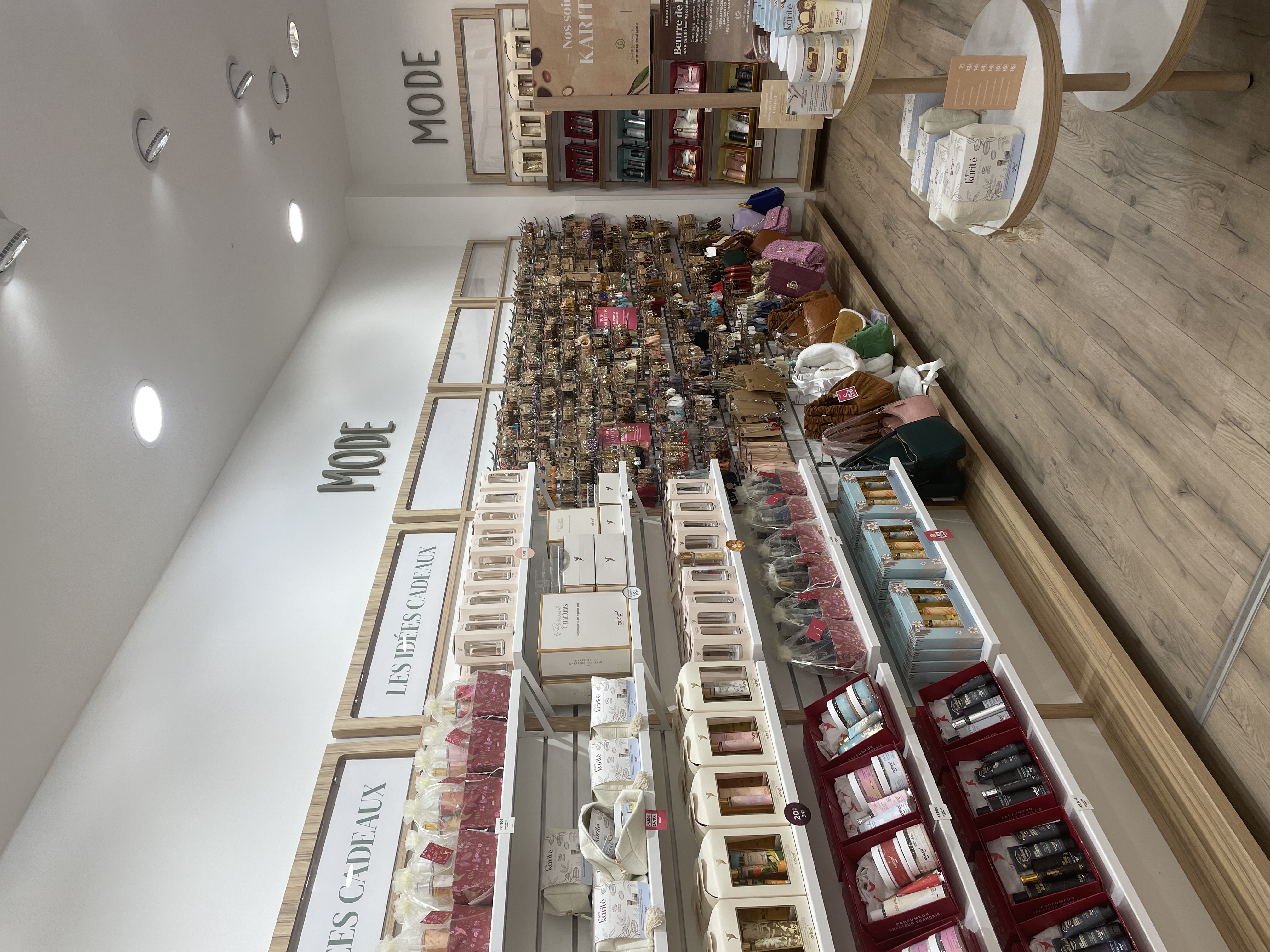 Foto 5 di Adopt Parfums