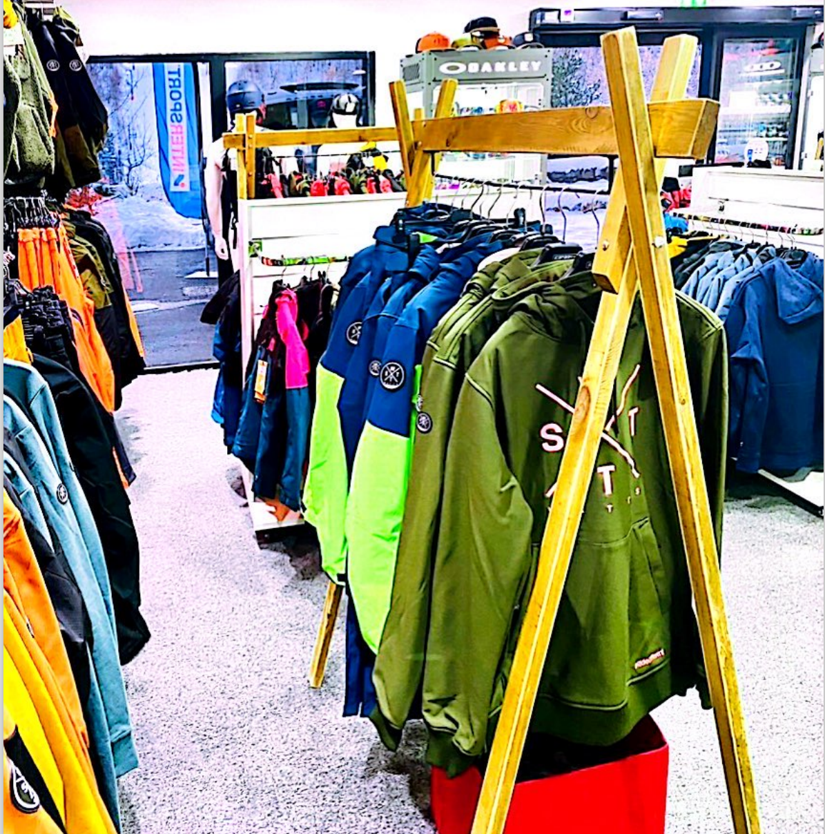 Foto 6 di INTERSPORT - AURON
