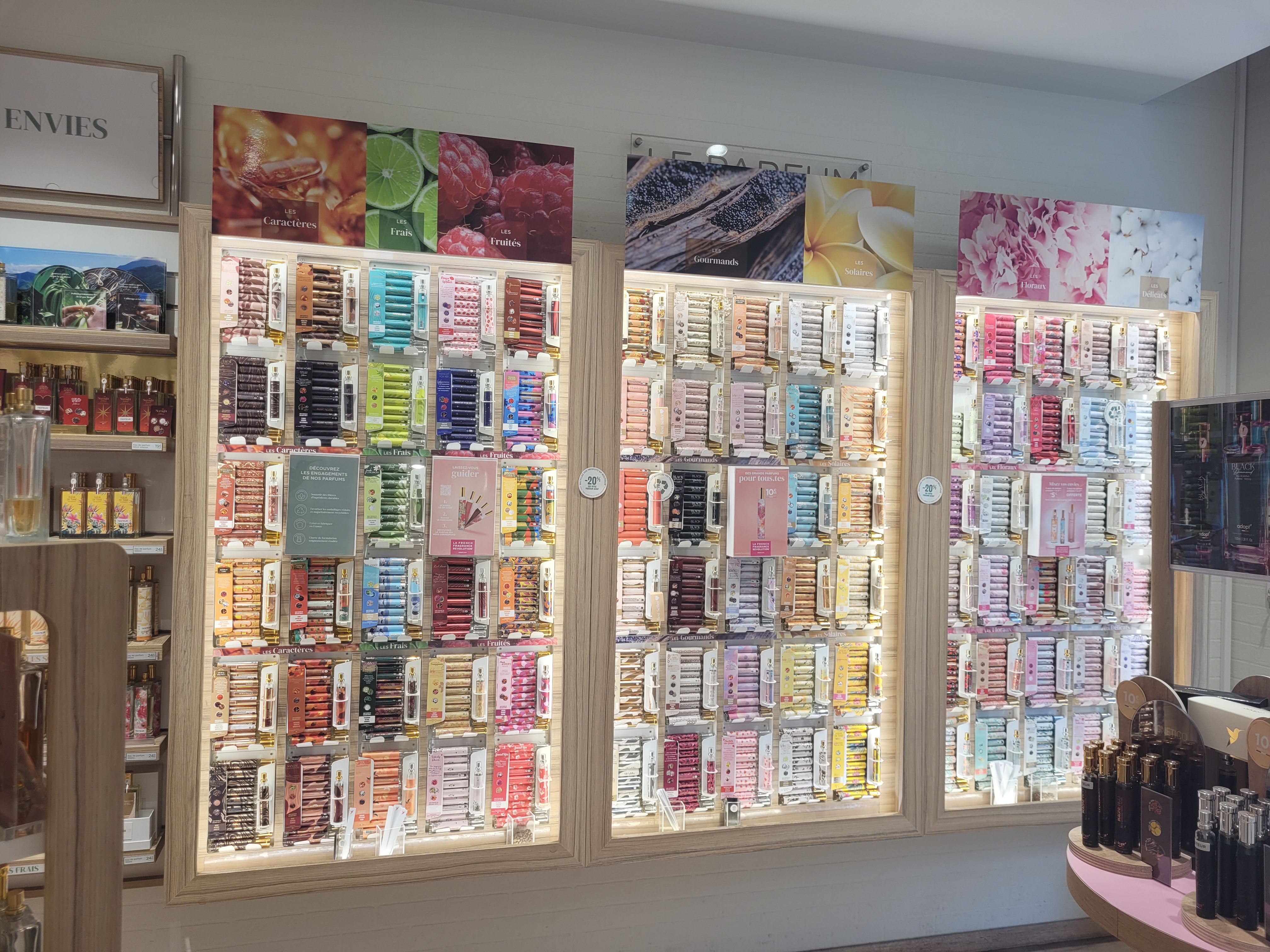Foto 4 di Adopt Parfums