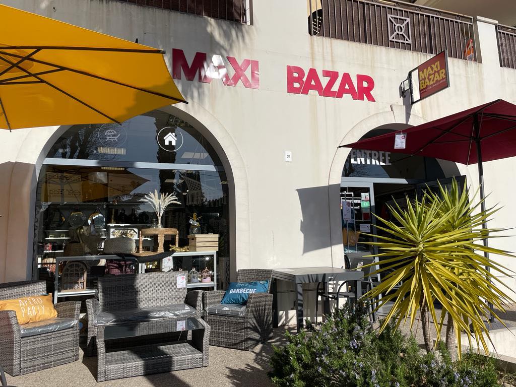 Foto 1 di Maxi Bazar