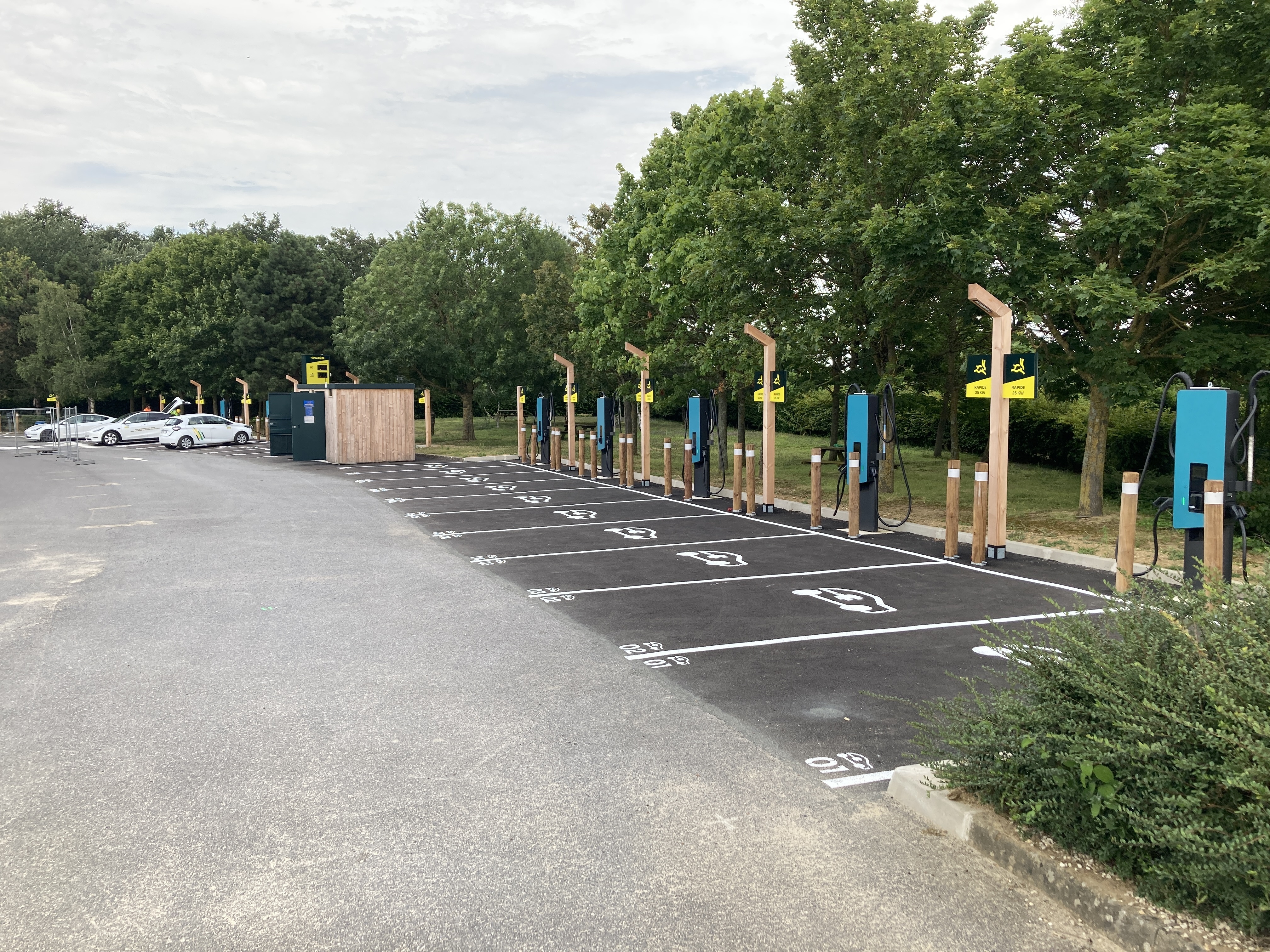 Foto 1 di Le Plein Charging Station
