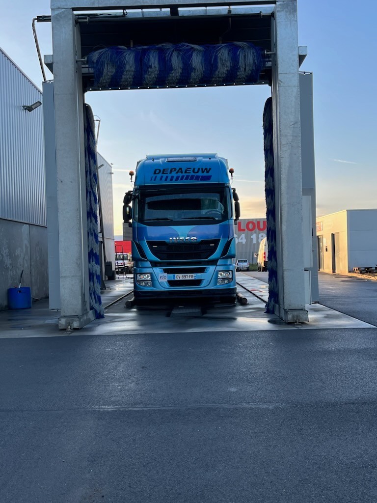 Foto 6 di GCVI Agent IVECO et Multimarque