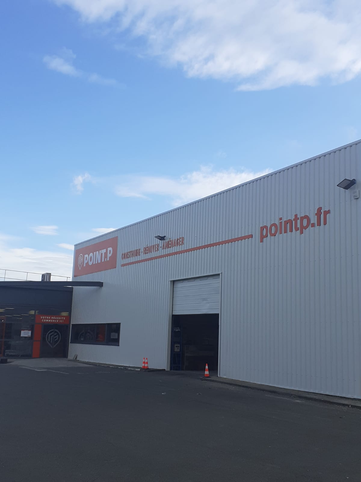 Foto 6 di POINT.P - Orléans Saran