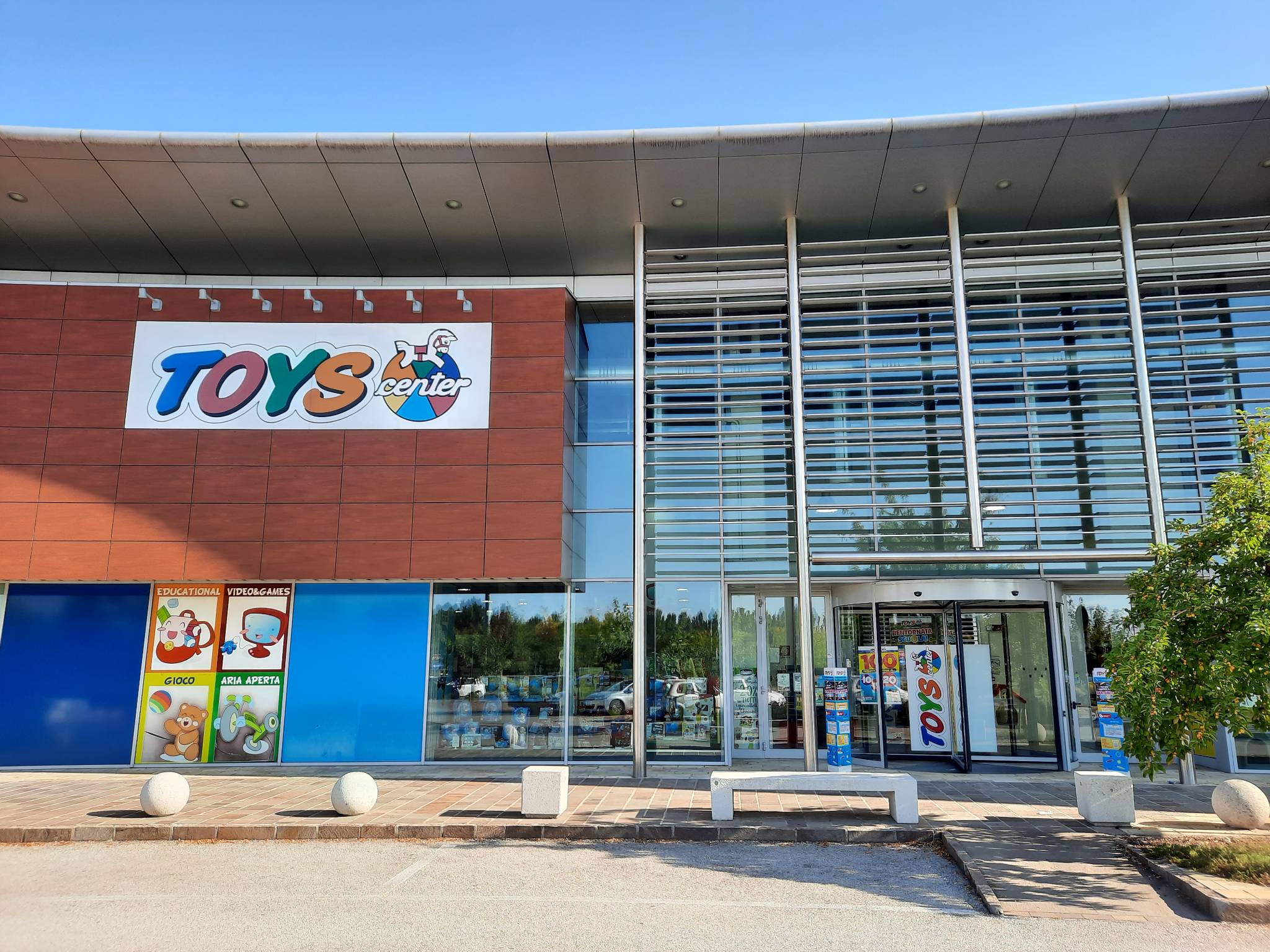 Foto 1 di Toys Center