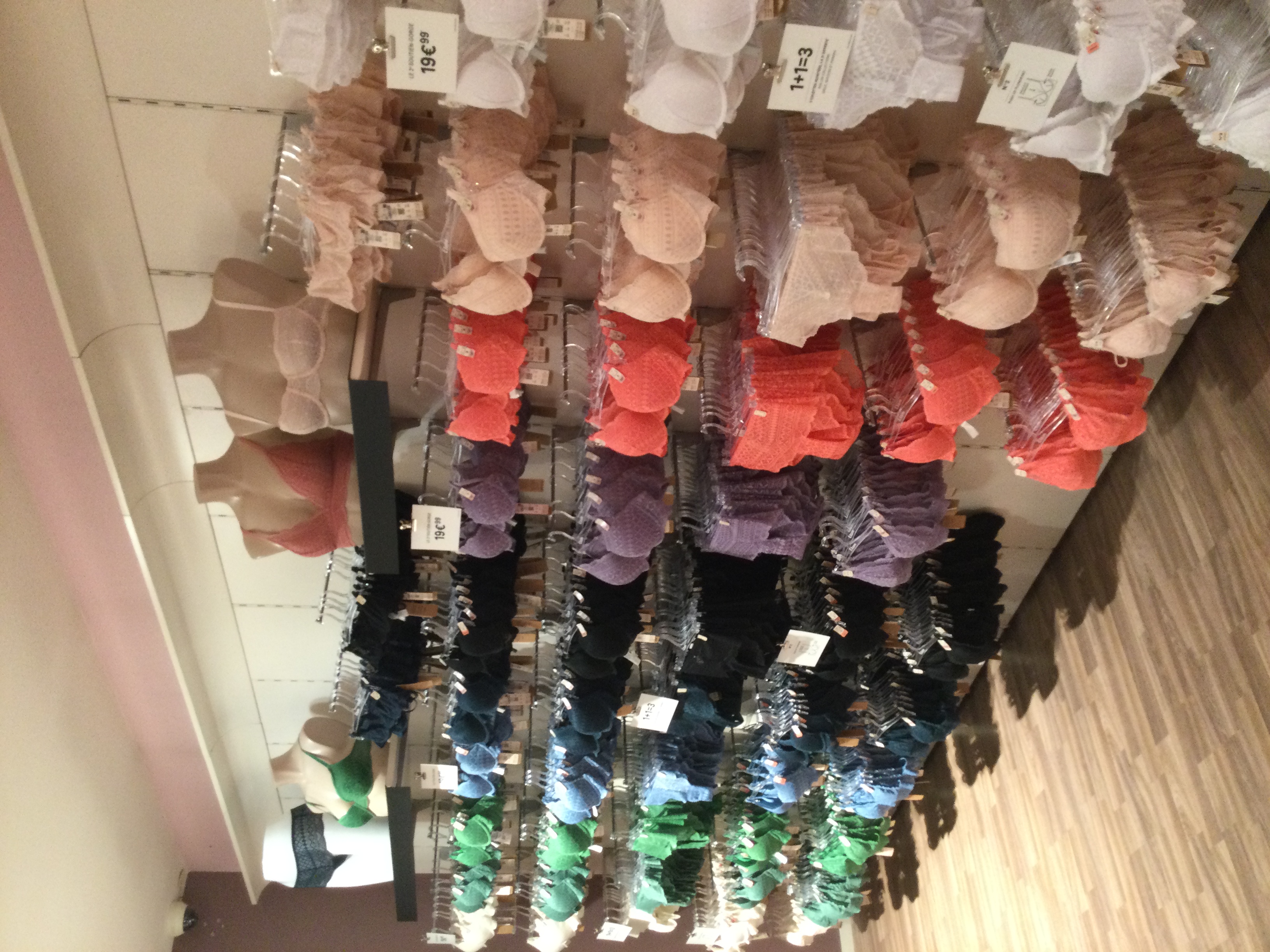 Foto 3 di Etam Lingerie