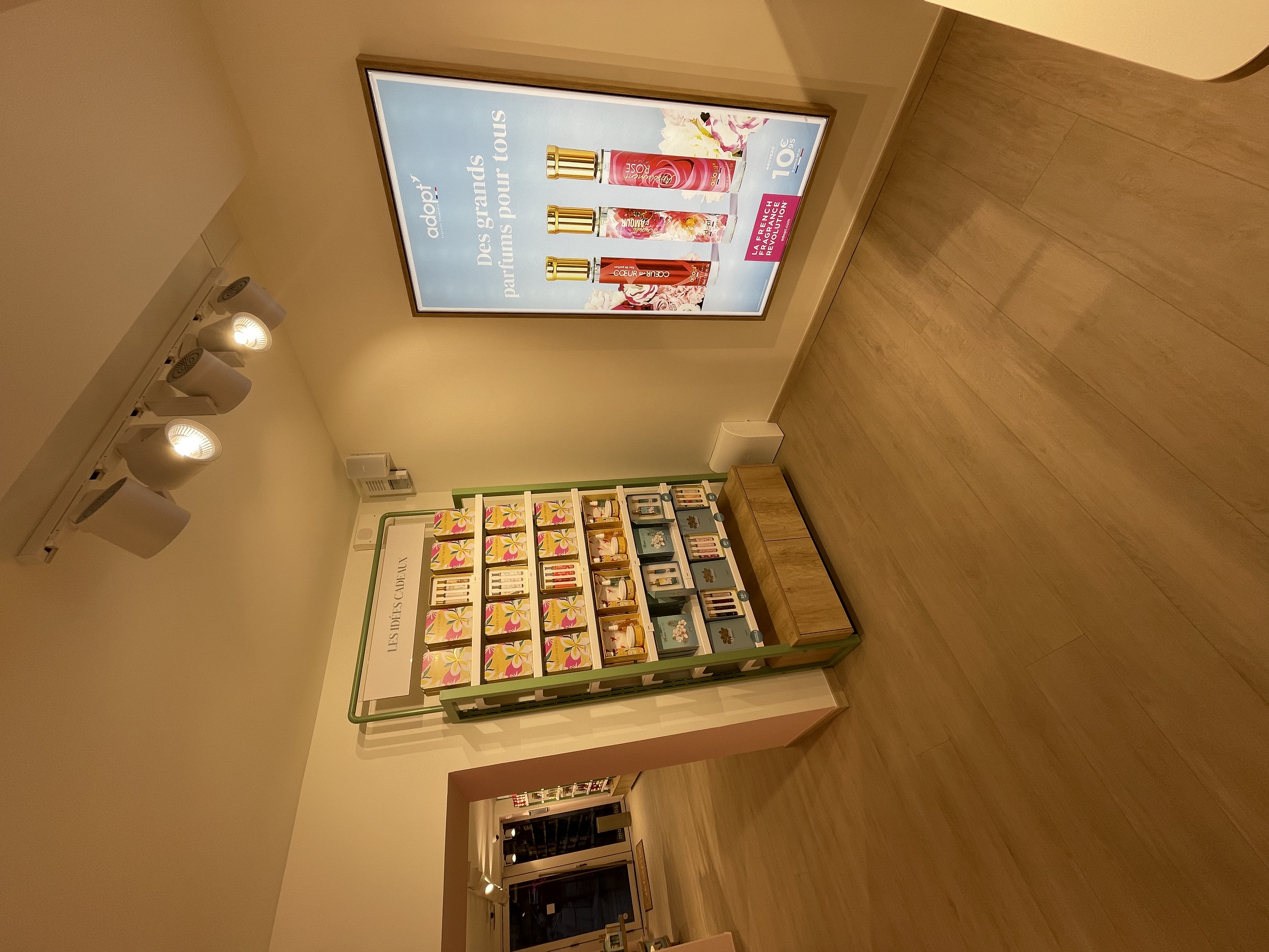 Foto 14 di Adopt Parfums