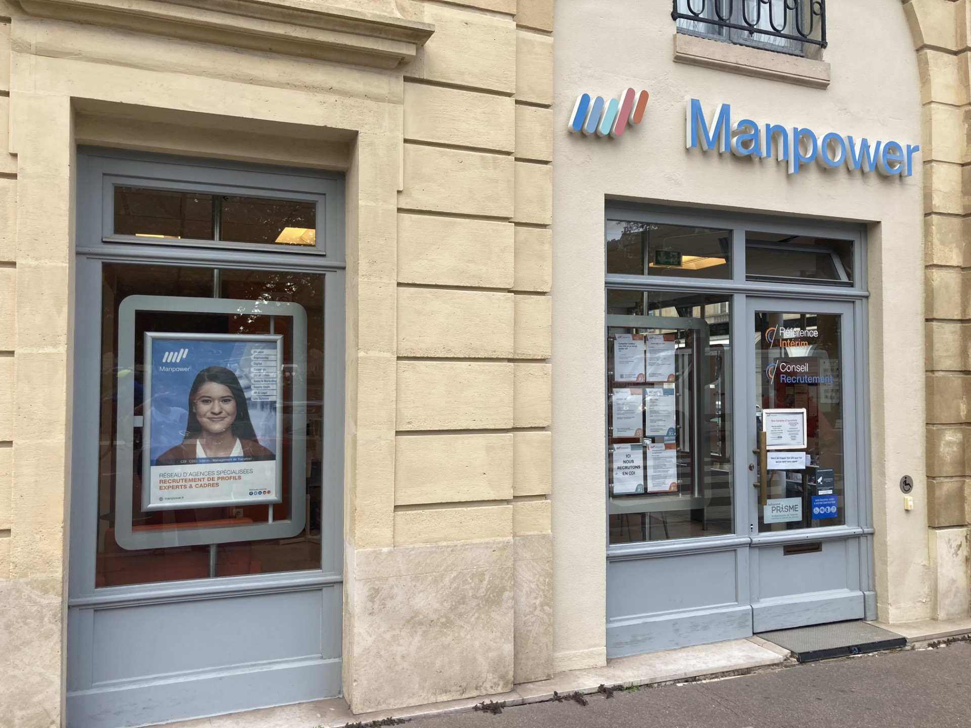 Foto 1 di Manpower Versailles