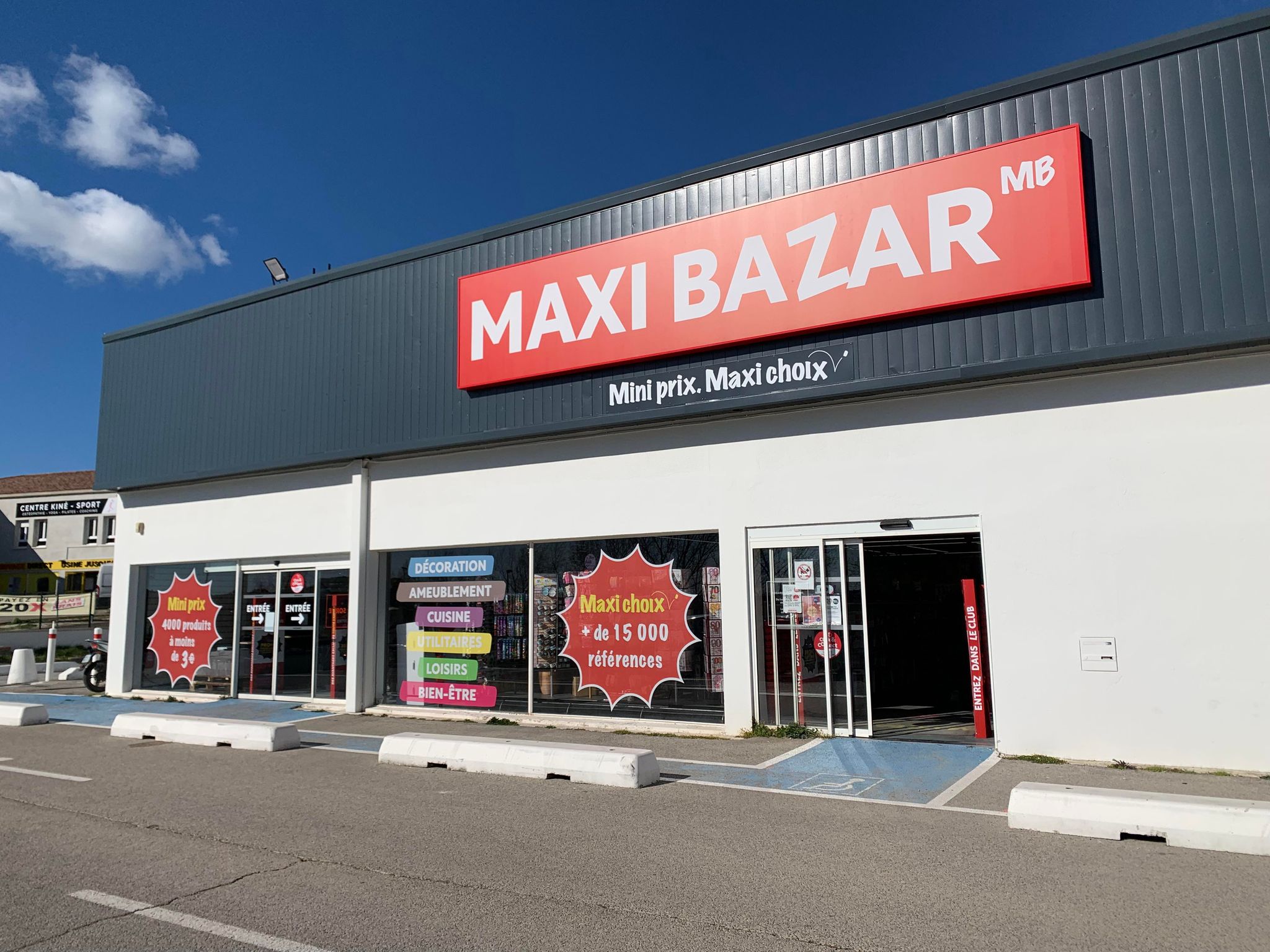 Foto 1 di Maxi Bazar