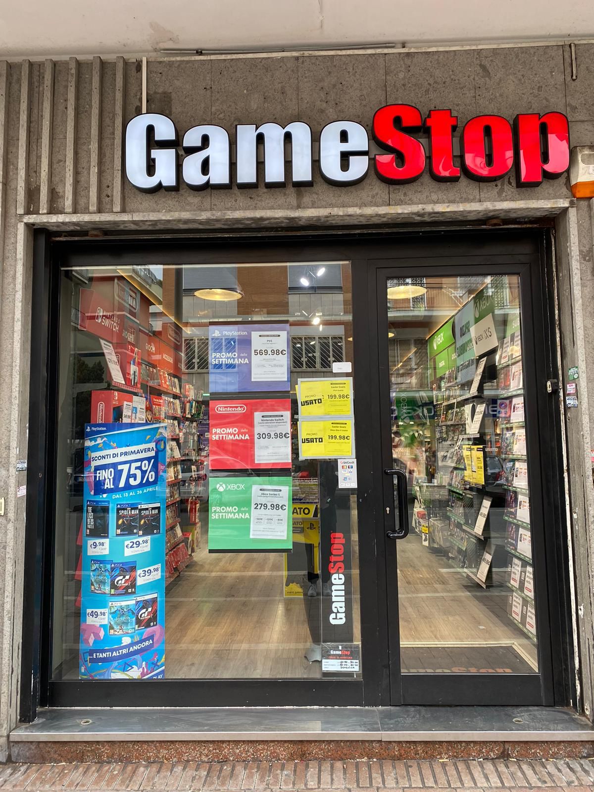 Foto 13 di GameStop