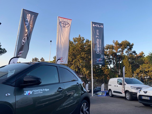 Foto 26 di Toyota Saint-Tropez