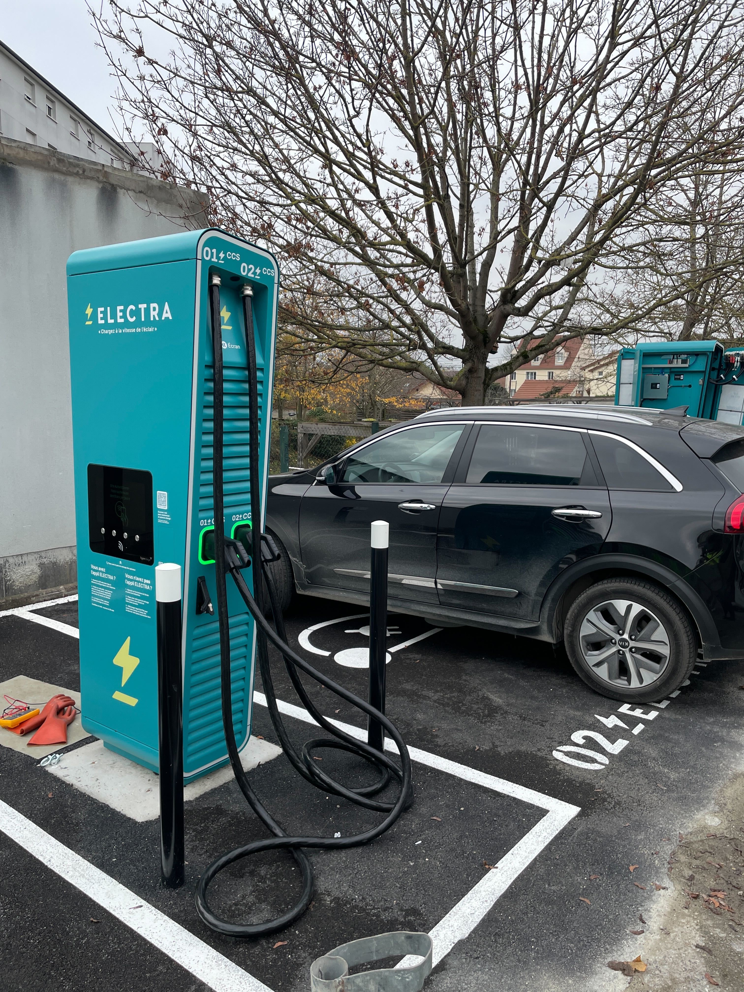 Foto 2 di Electra Charging Station