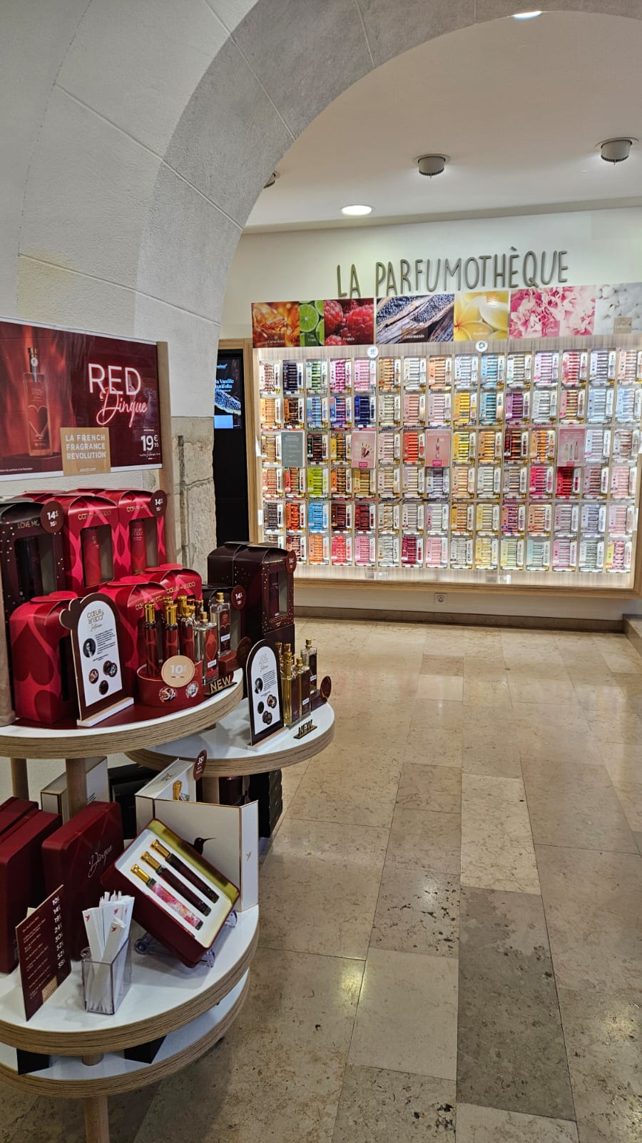 Foto 4 di Adopt Parfums