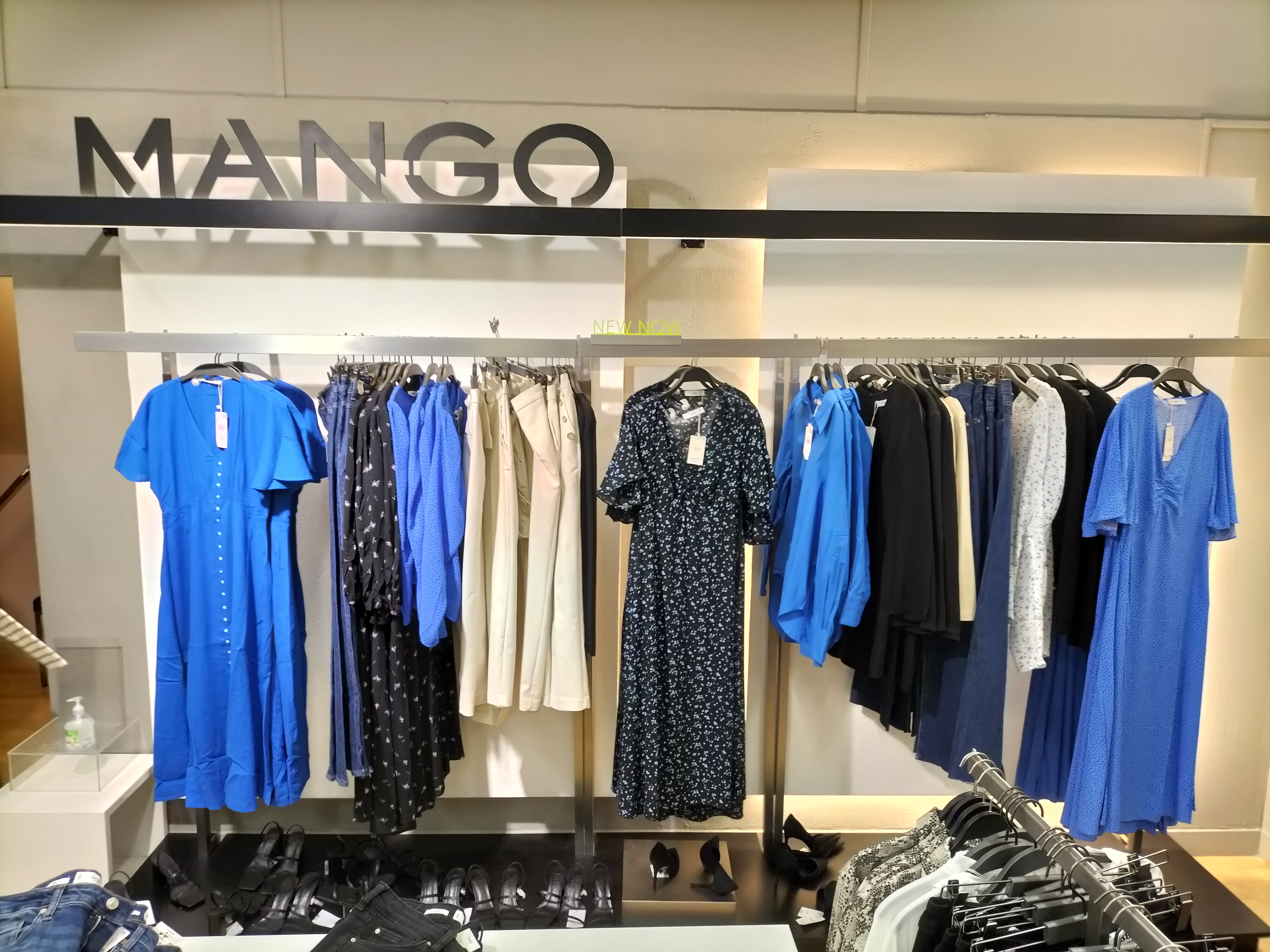 Foto 2 di MANGO
