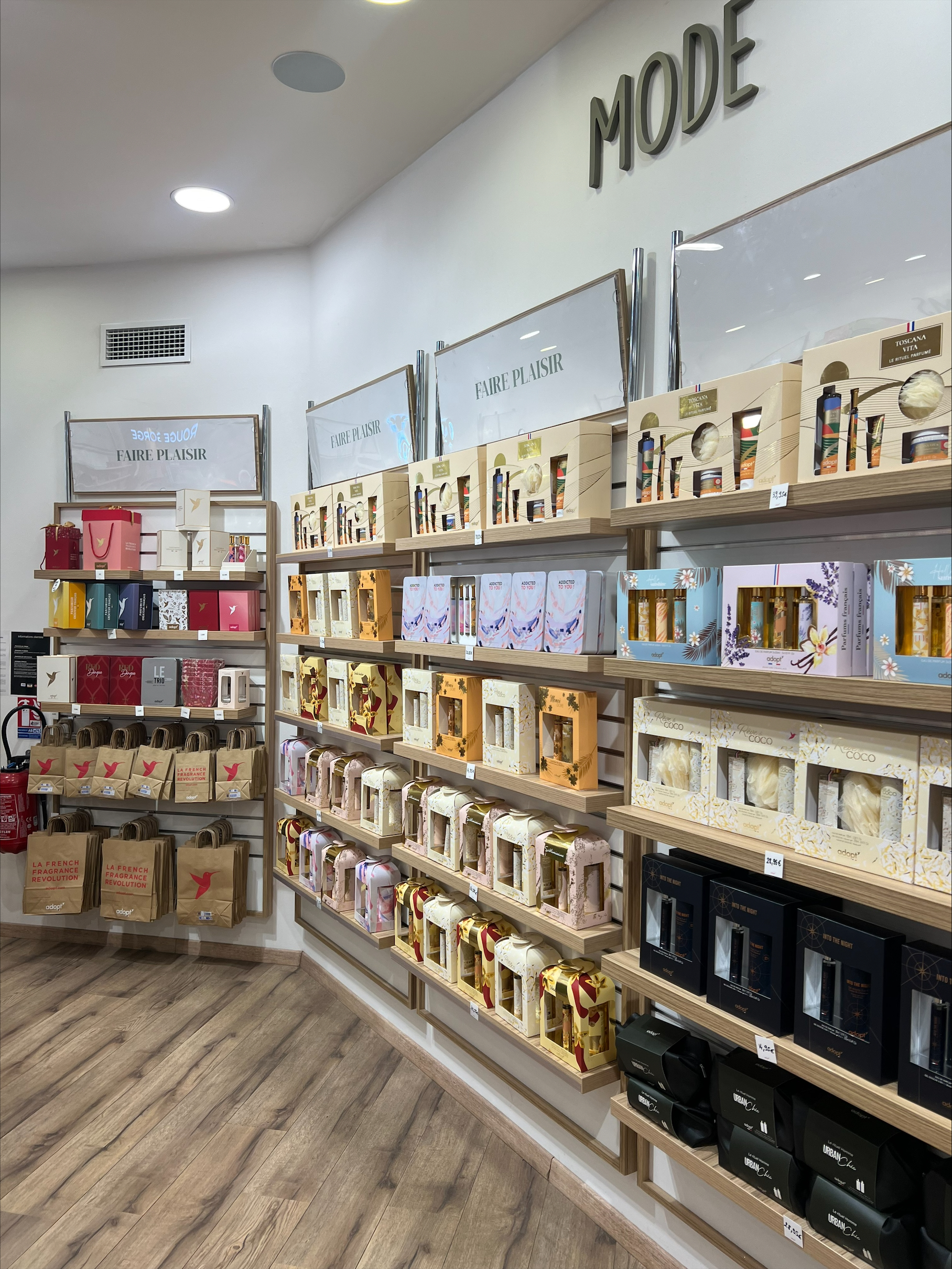Foto 7 di Adopt  Parfums