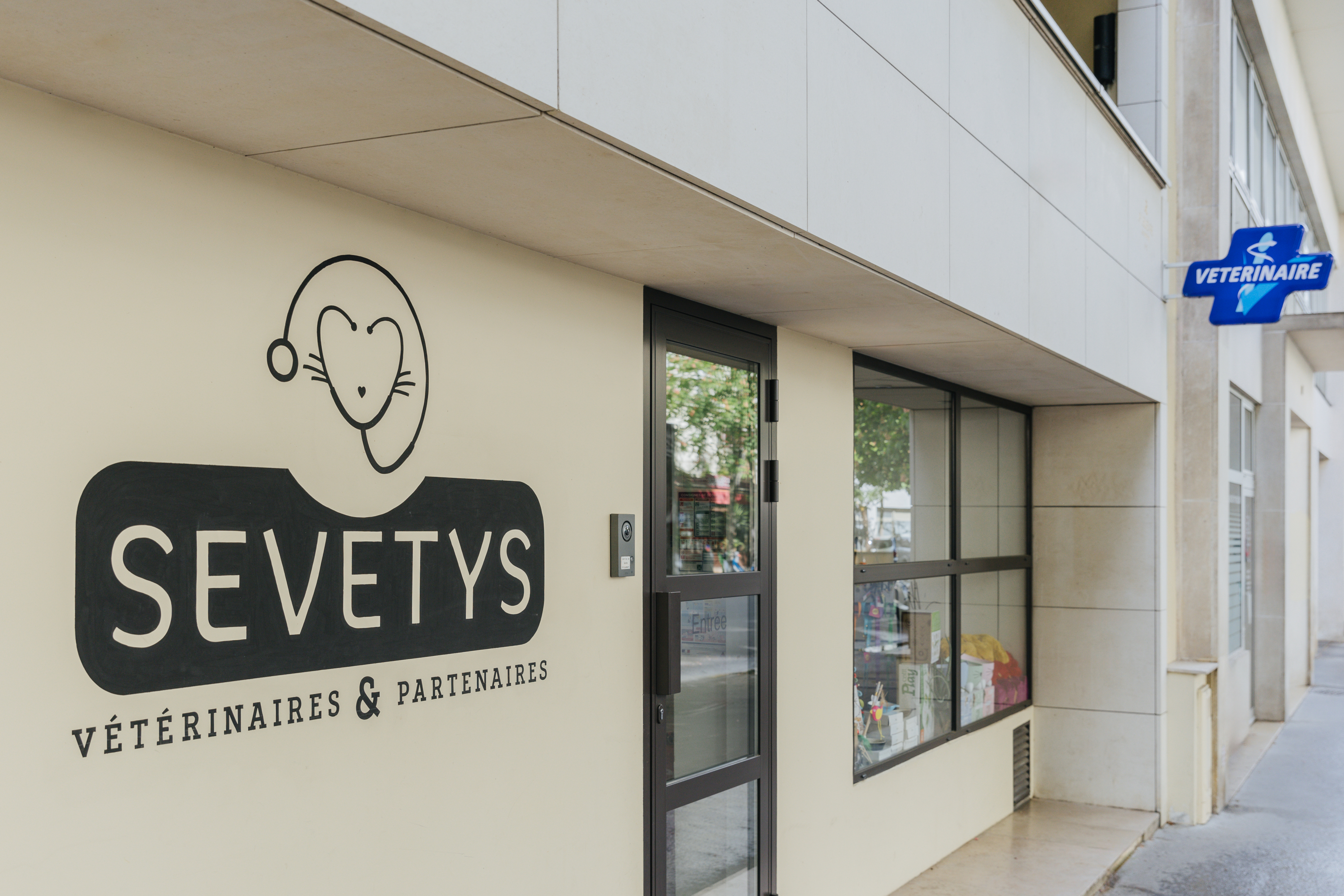 Clinique vétérinaire Crozatier - Référés, Urgences & Gardes 24h/24 - Paris - Sevetys Clinique vétérinaire Crozatier - Référés, Urgences & Gardes 24h/24 - Paris - Sevetys