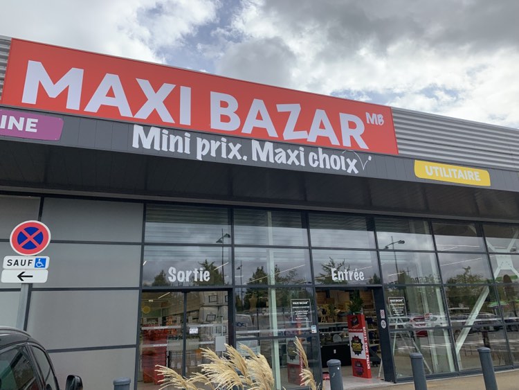Foto 1 di Maxi Bazar