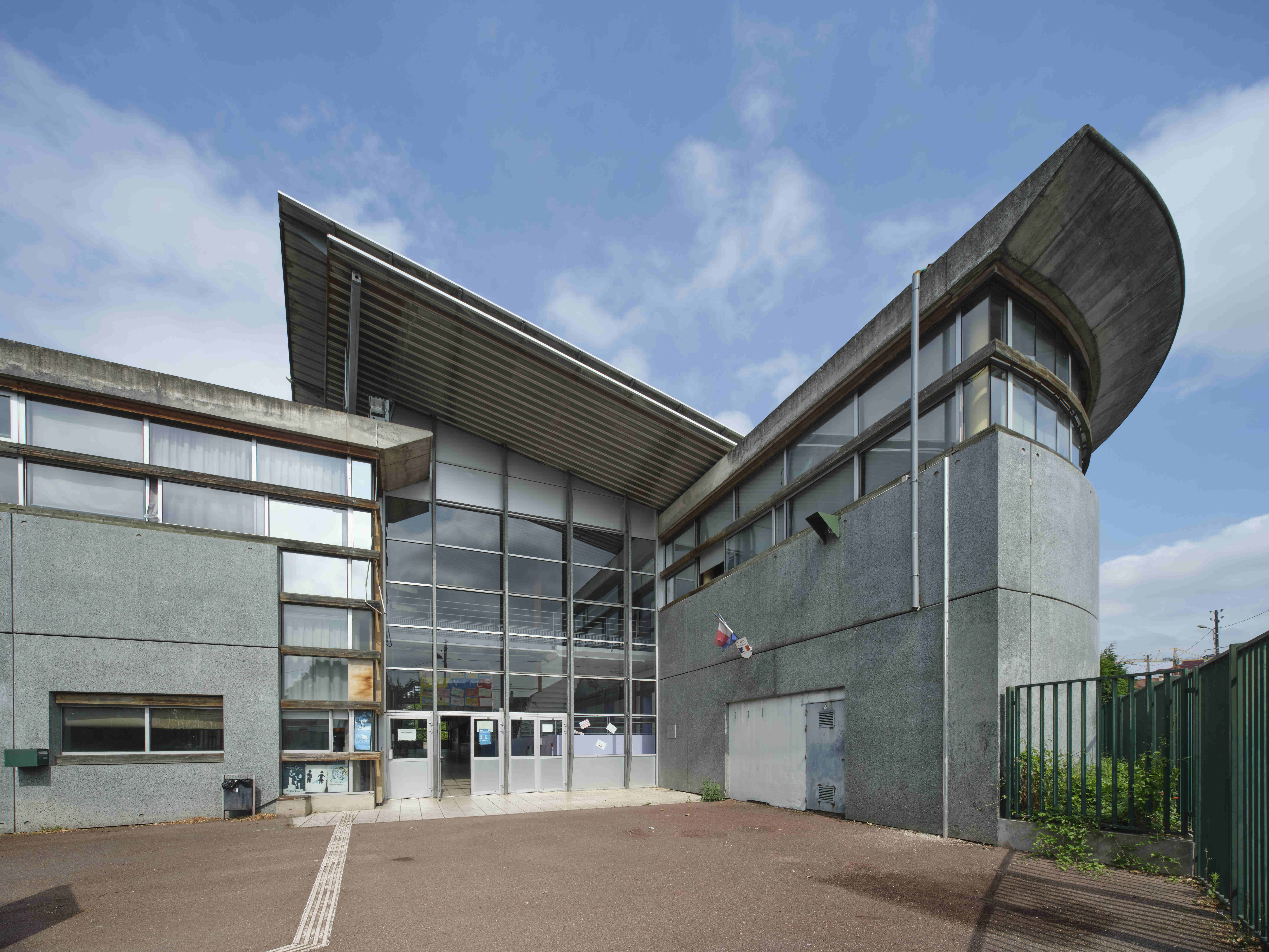 Collège Pablo NERUDA