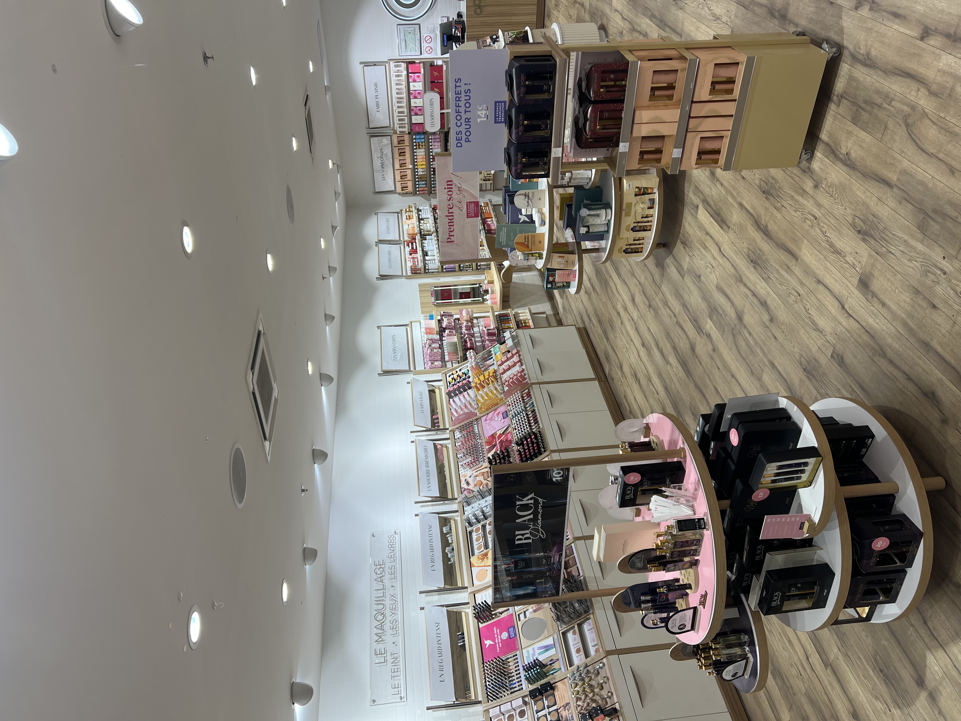 Foto 7 di Adopt Parfums