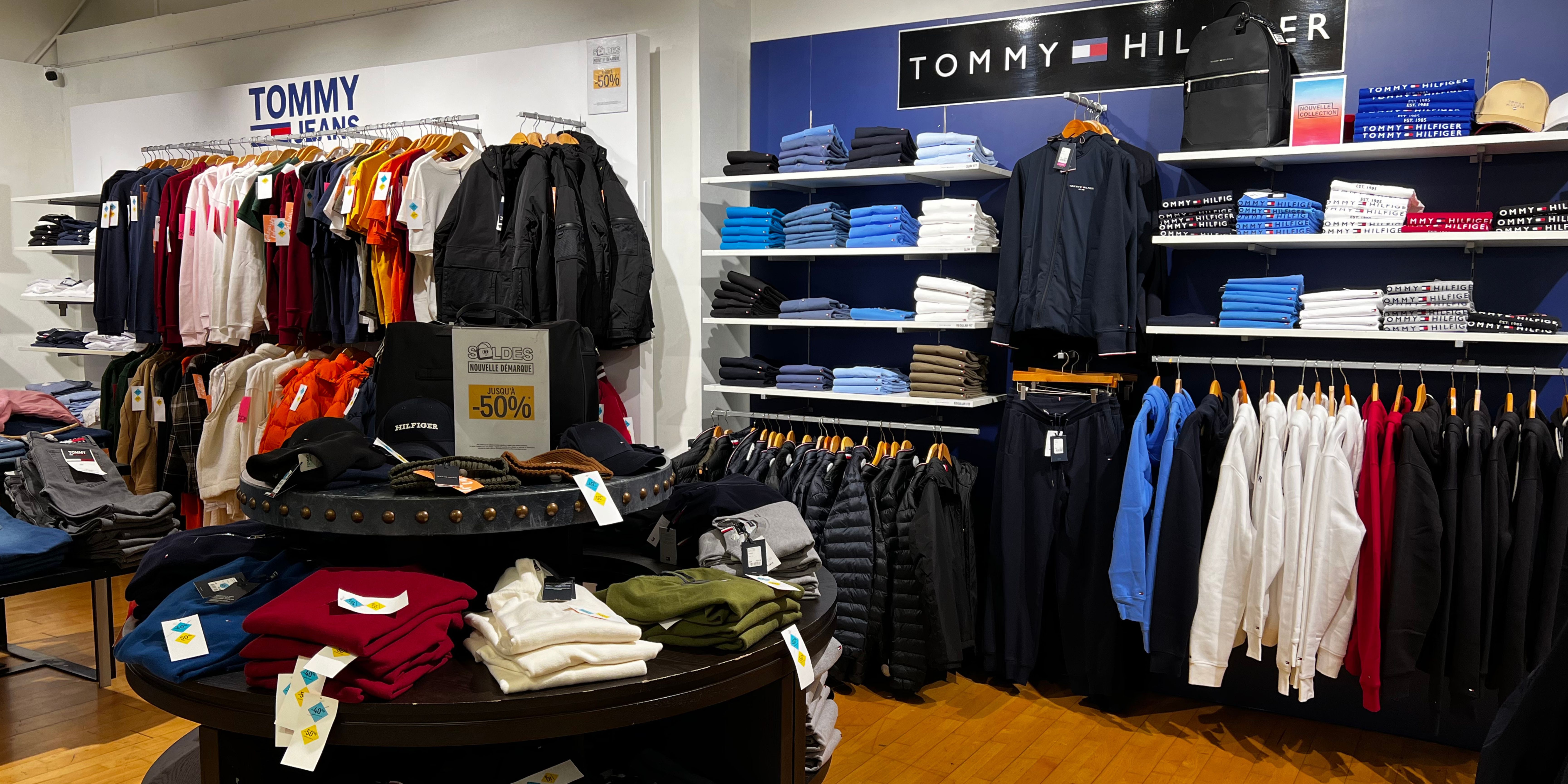 Foto 1 di Tommy Hilfiger