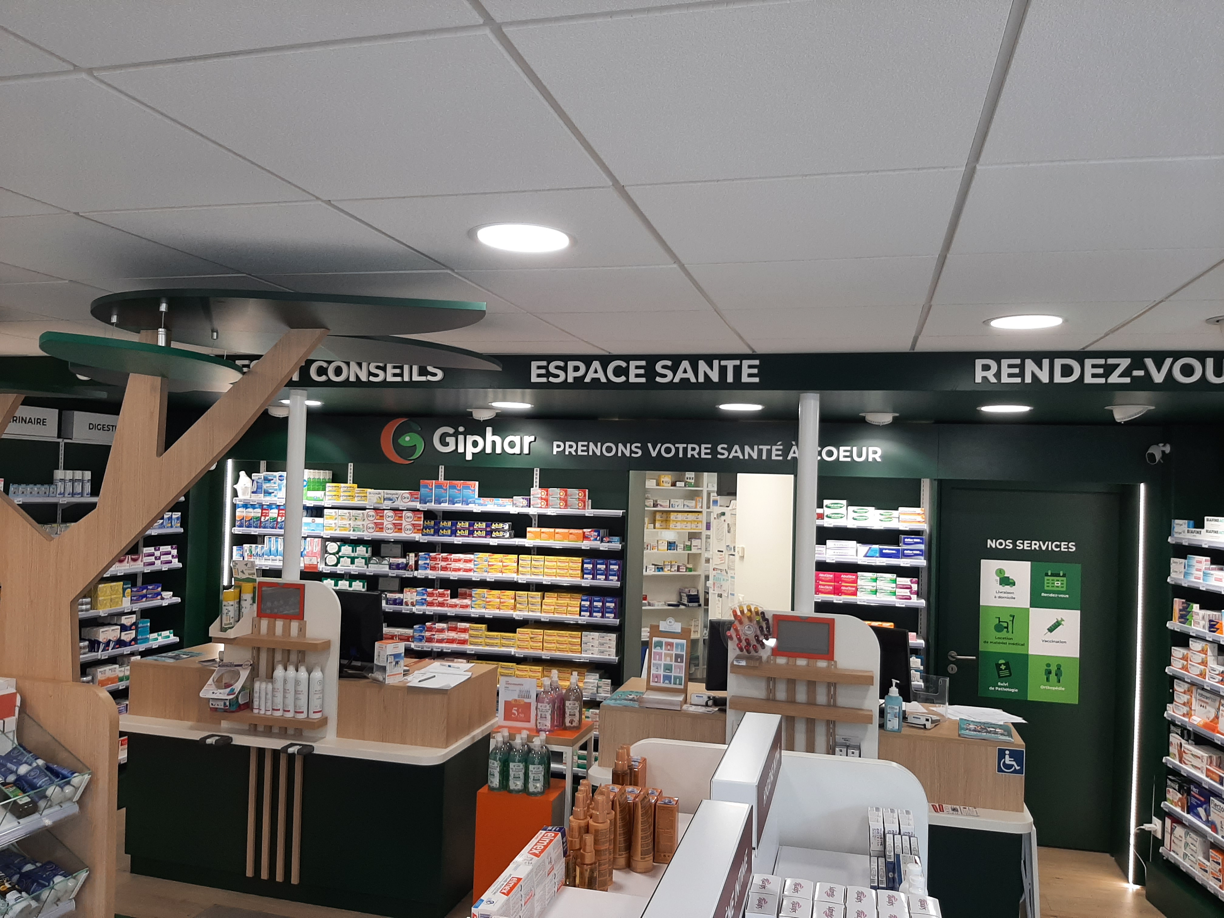 Foto 1 di Pharmacie des Ormeaux