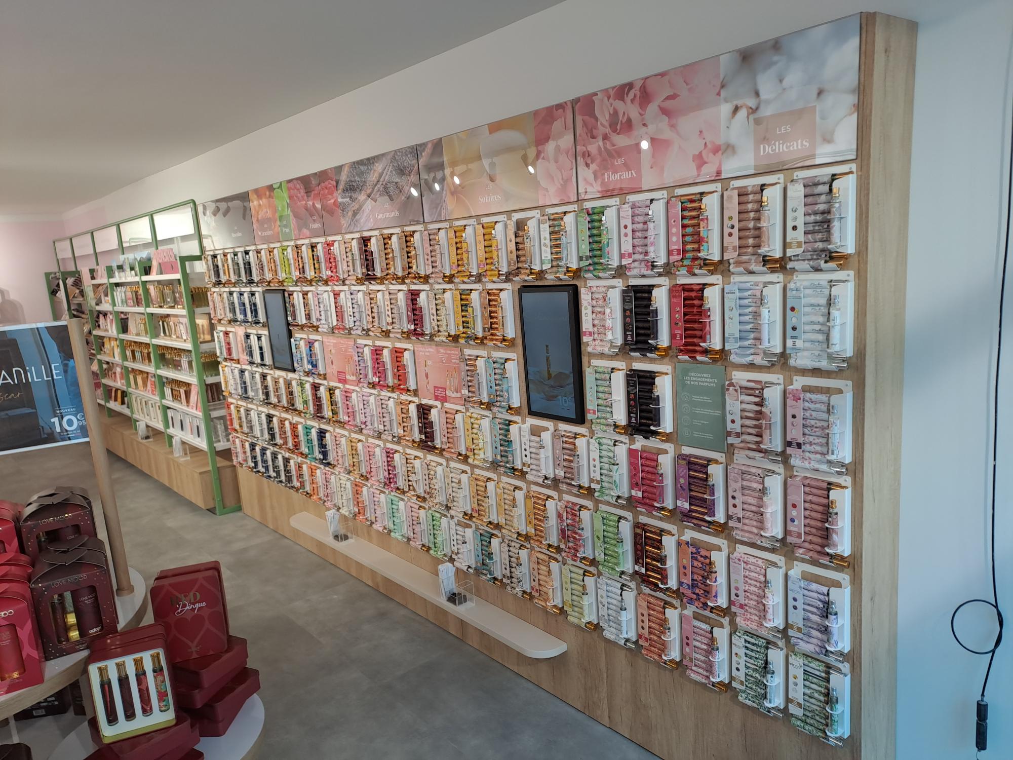 Foto 11 di Adopt Parfums