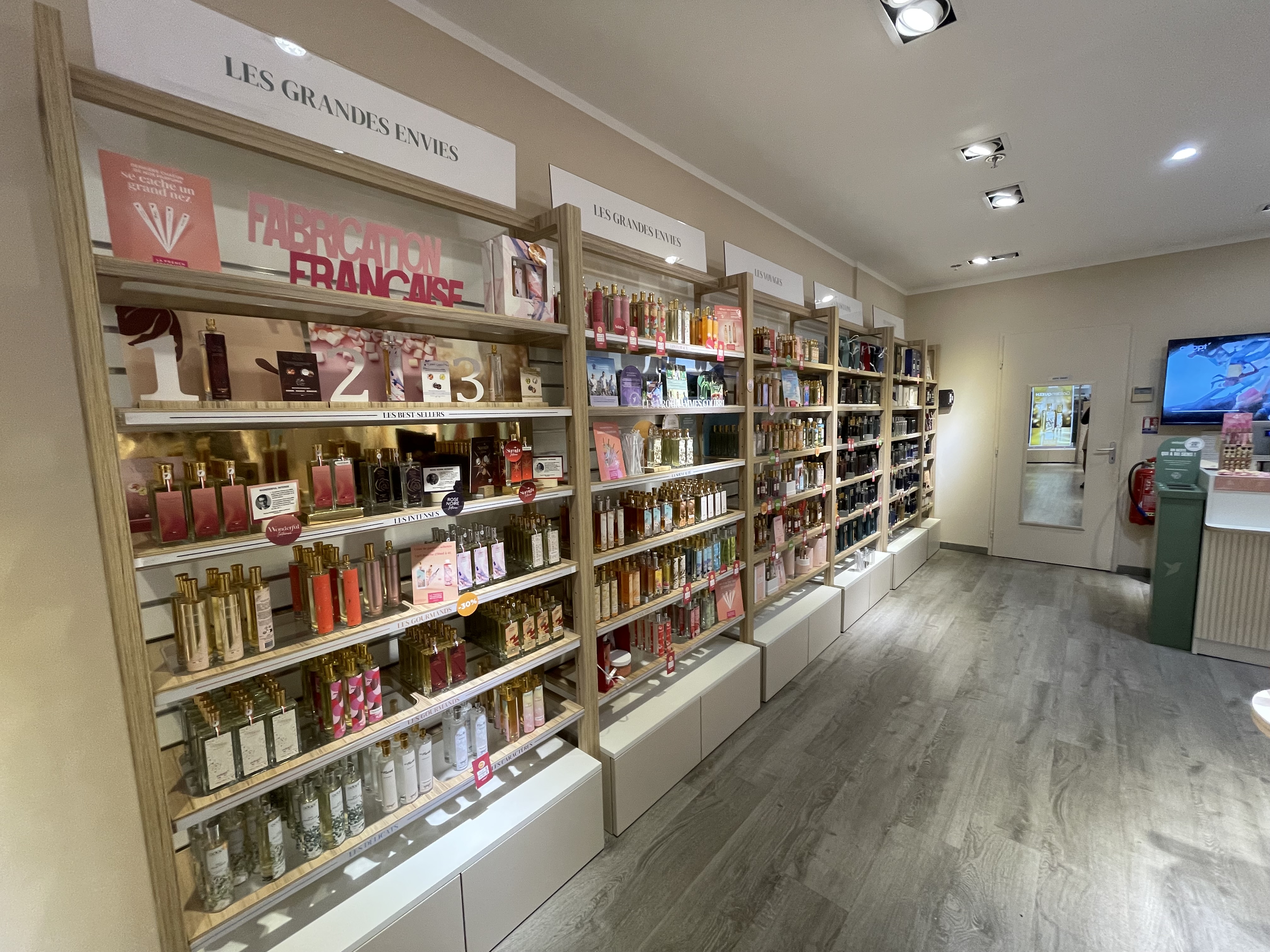 Foto 9 di Adopt Parfums