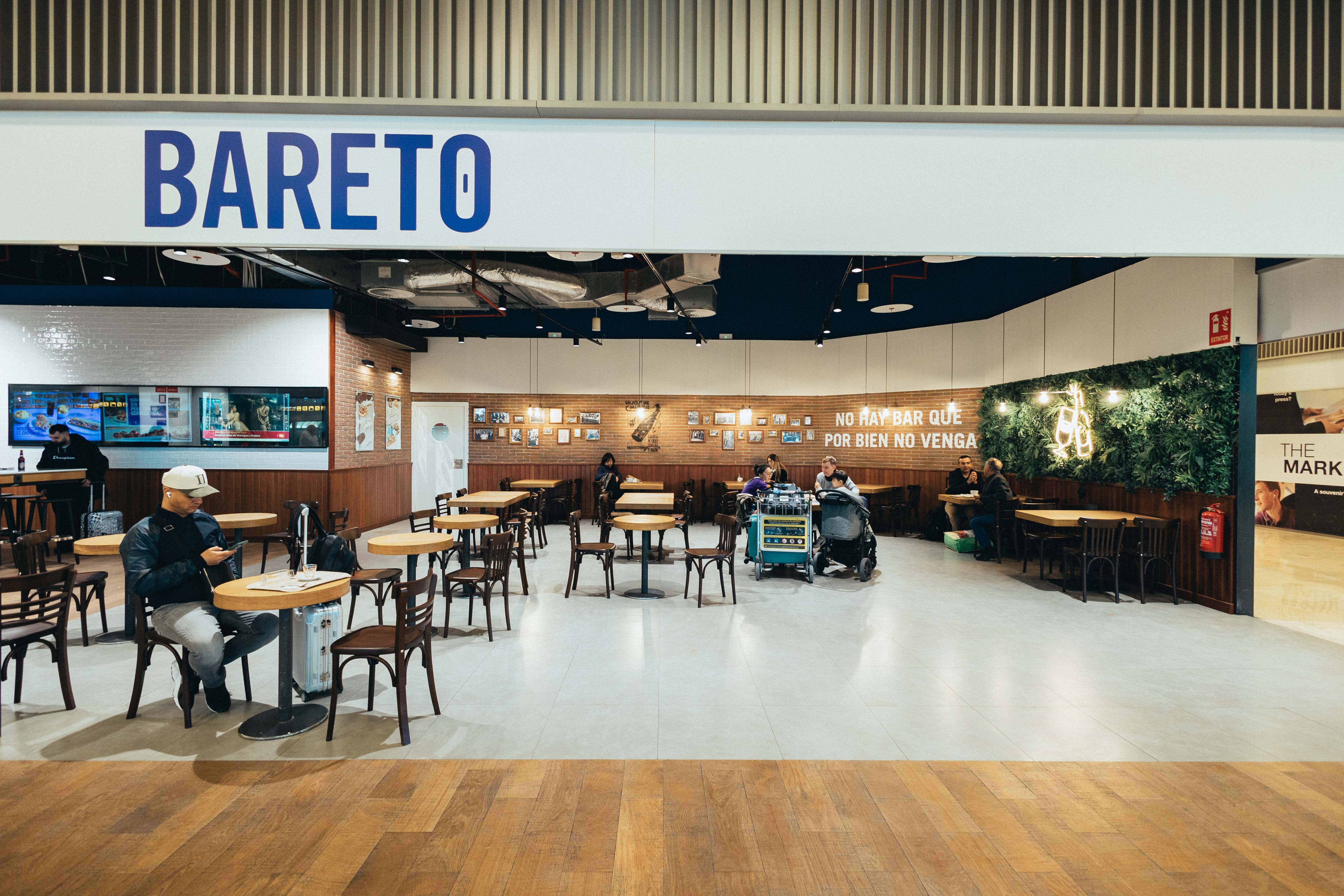 Foto 2 di BARETO-T4