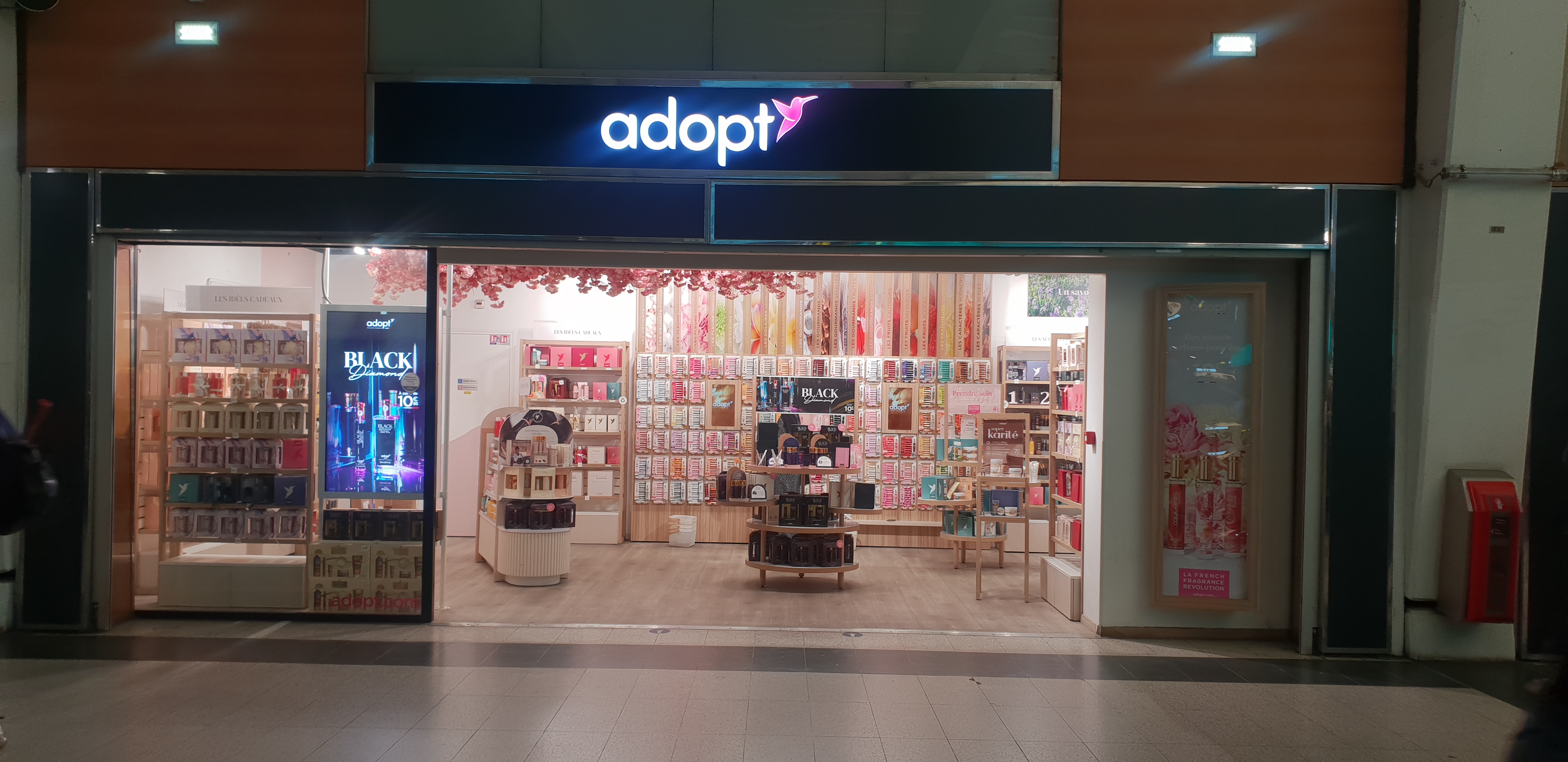 Foto 1 di Adopt Parfums