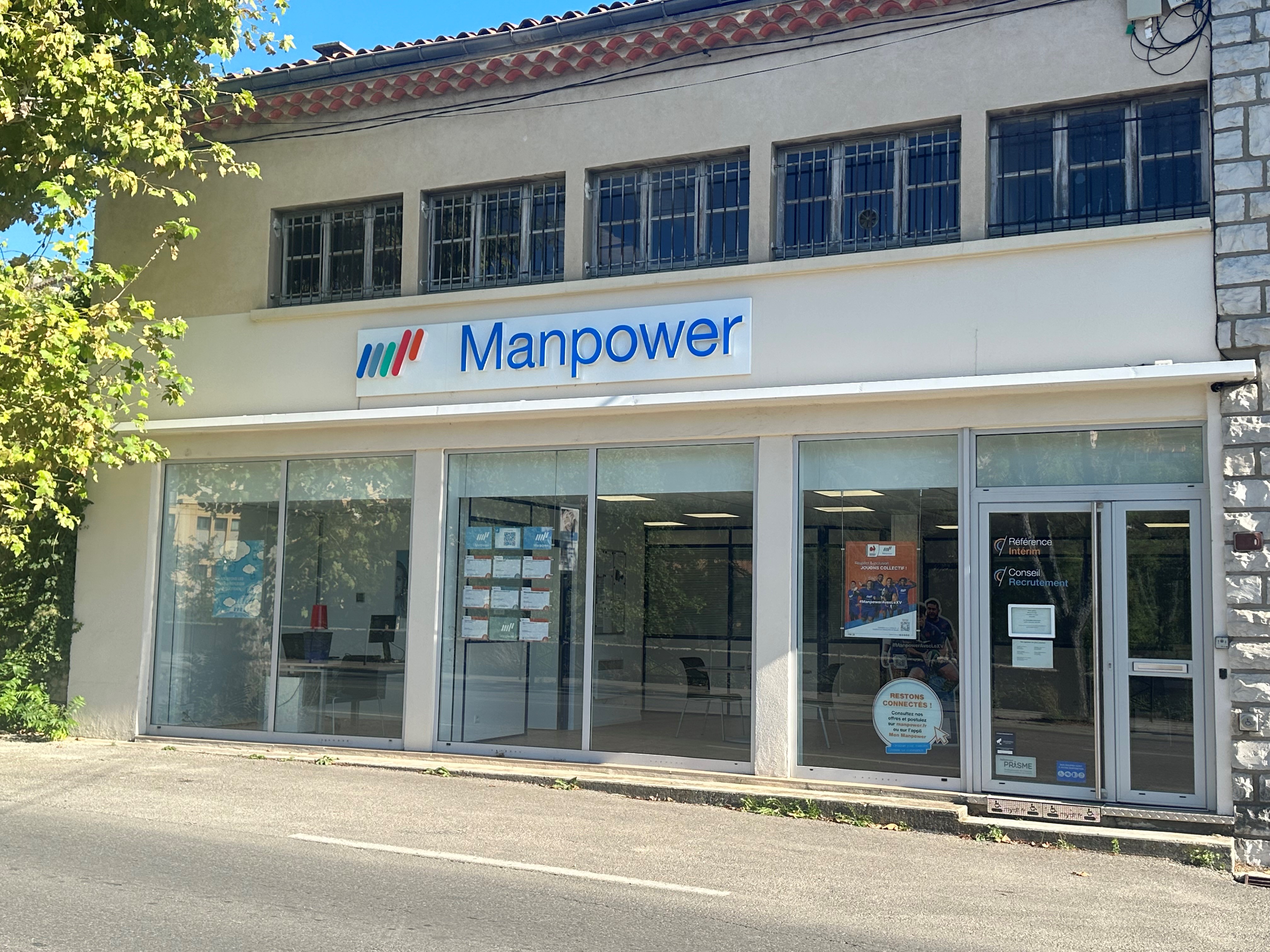 Foto 1 di Manpower Apt