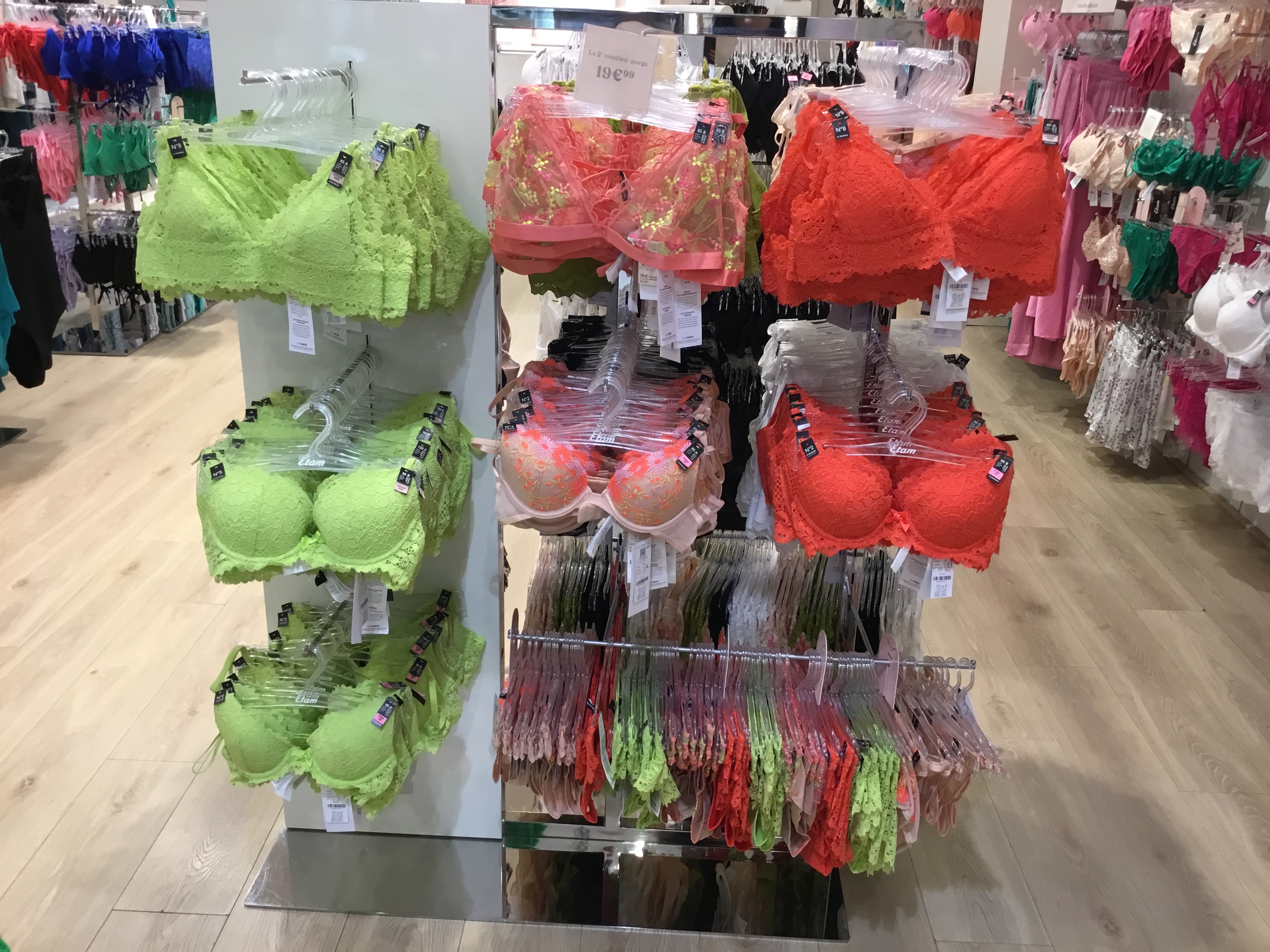 Foto 31 di Etam Lingerie