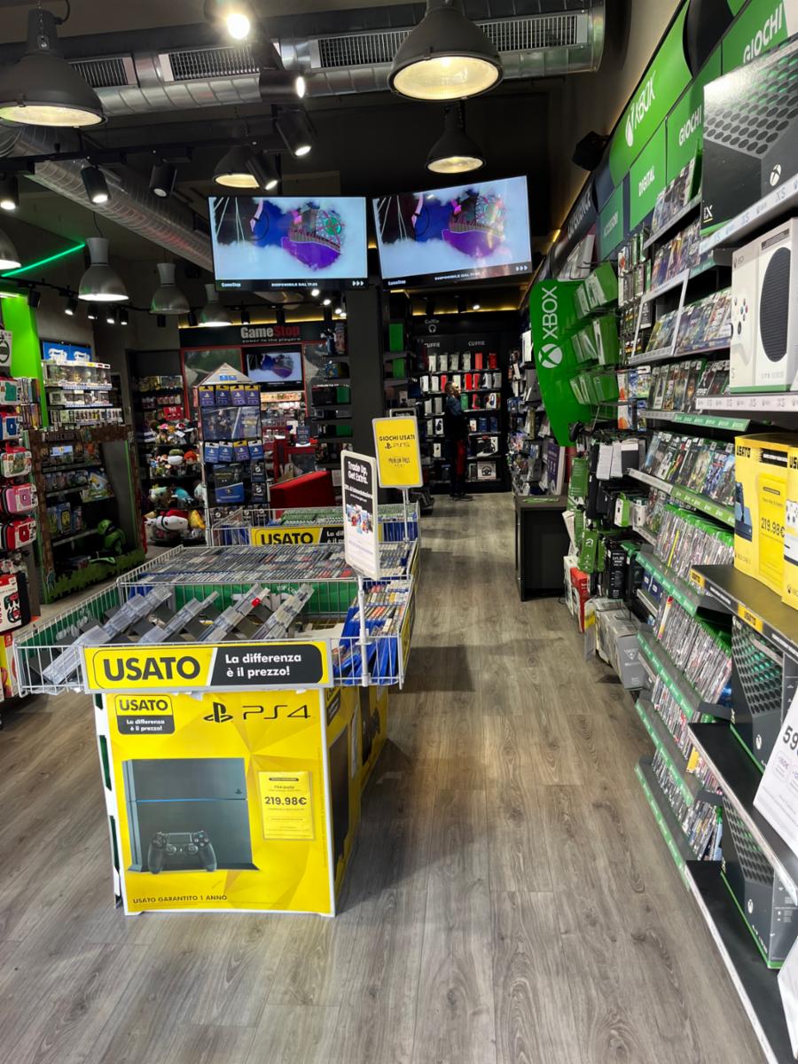 Foto 5 di GameStop