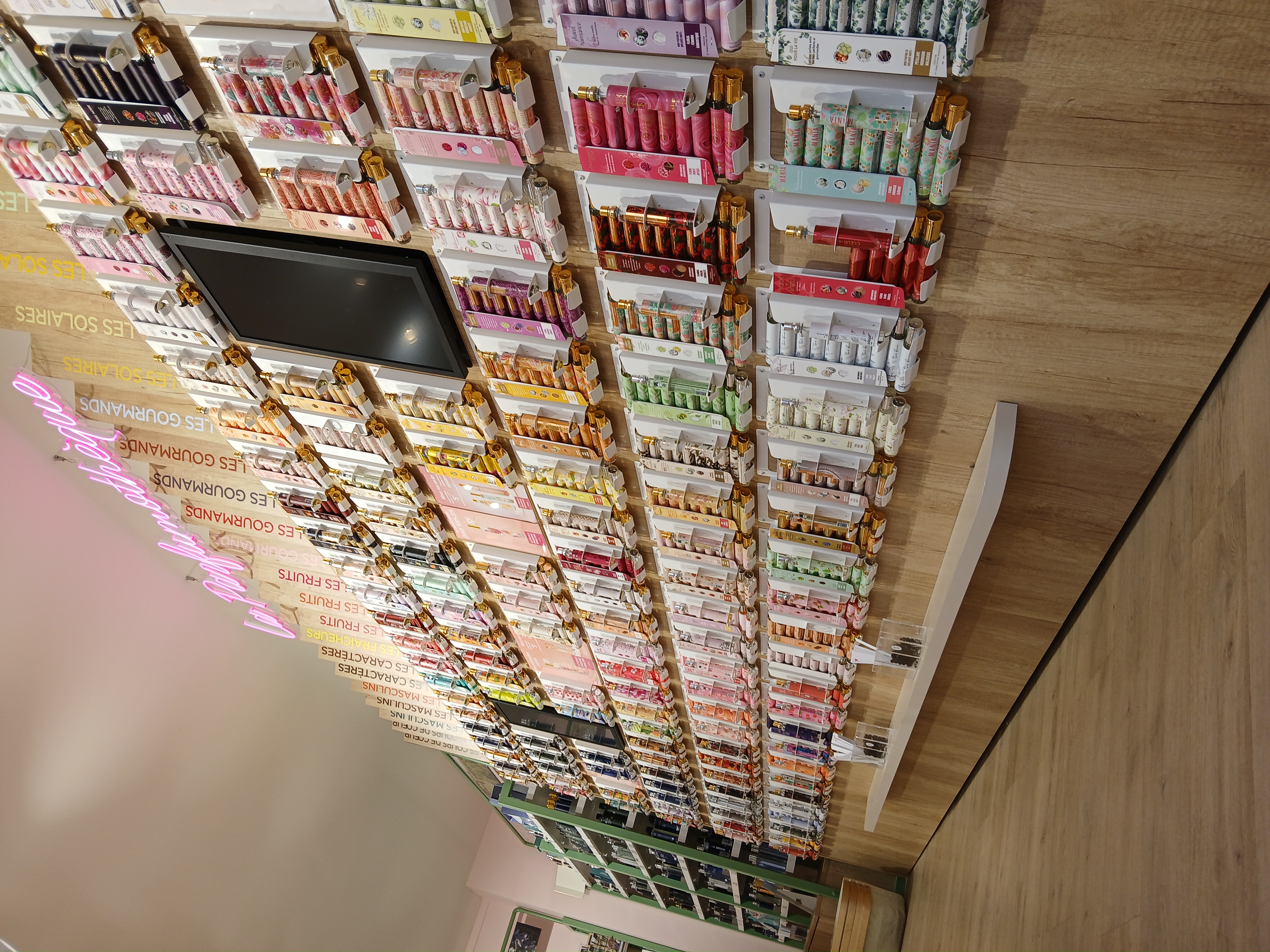 Foto 12 di Adopt Parfums