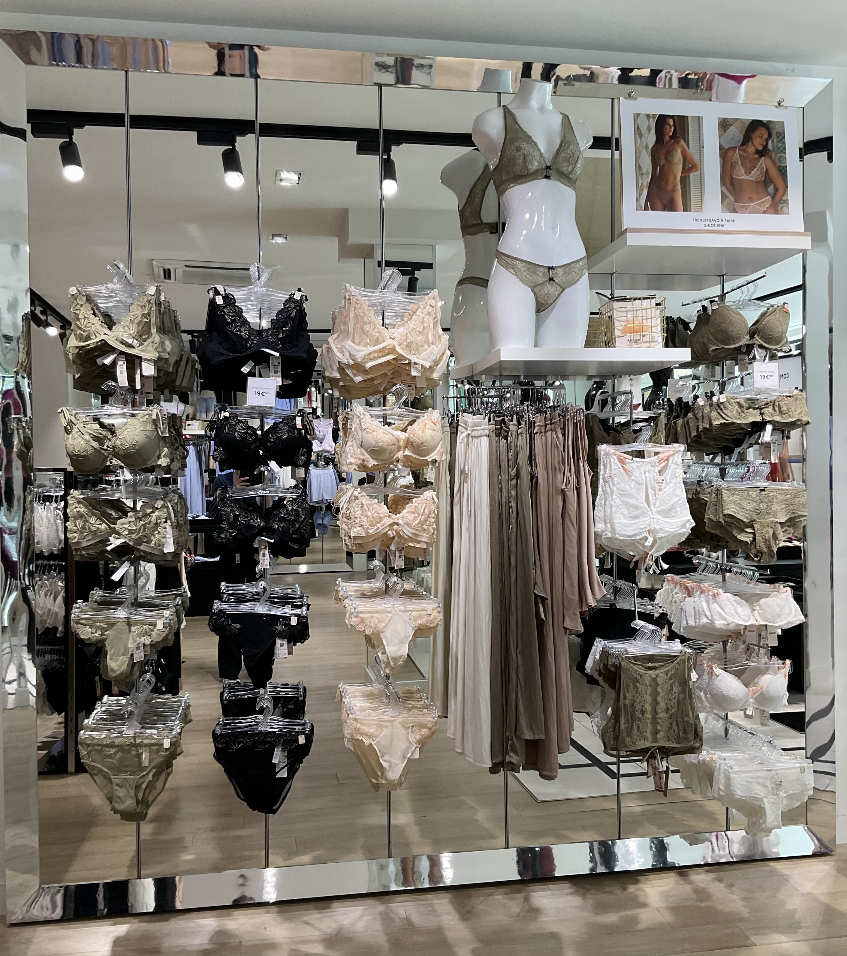 Foto 31 di Etam Lingerie