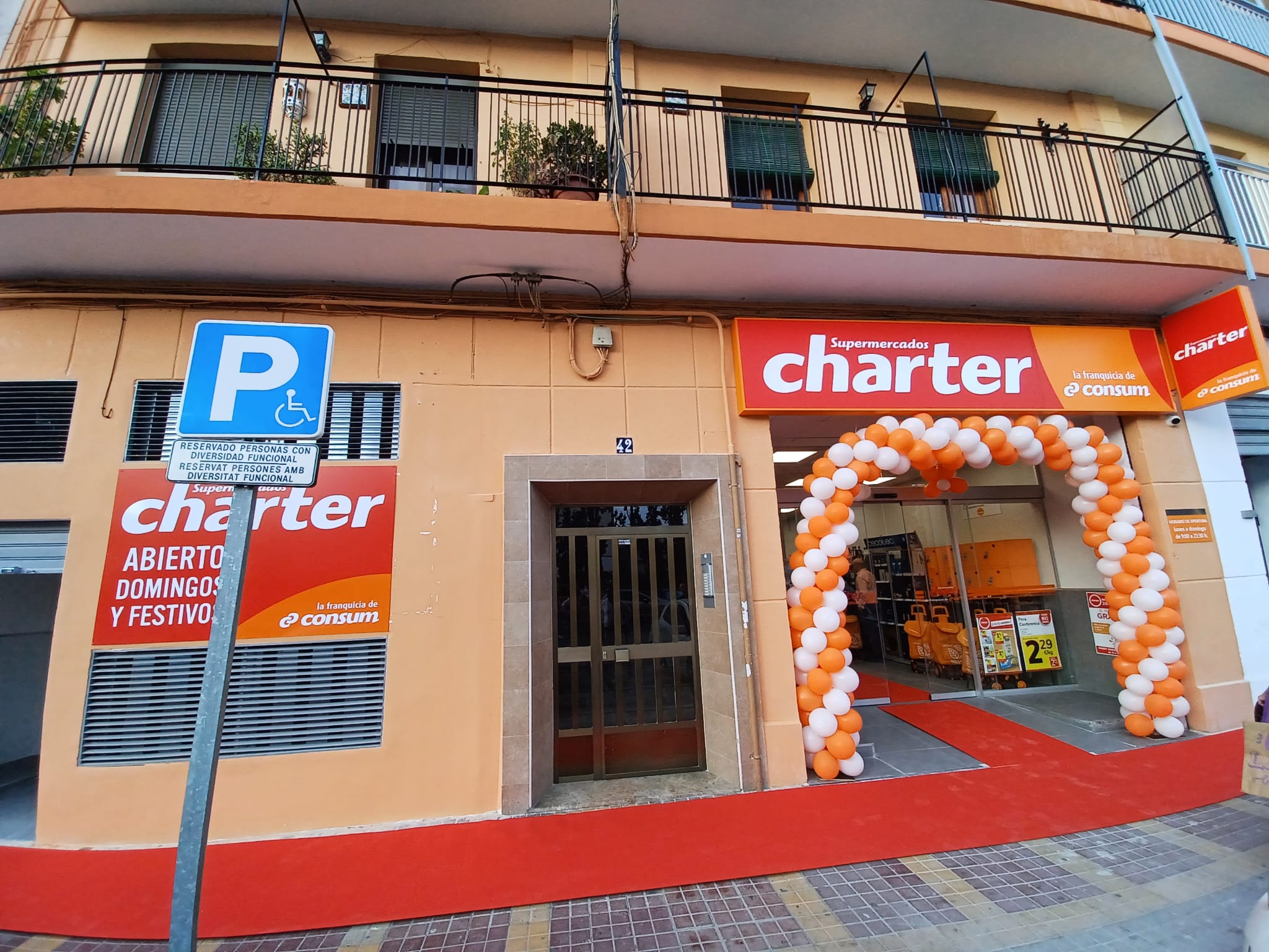 Foto 1 di Supermercados Charter