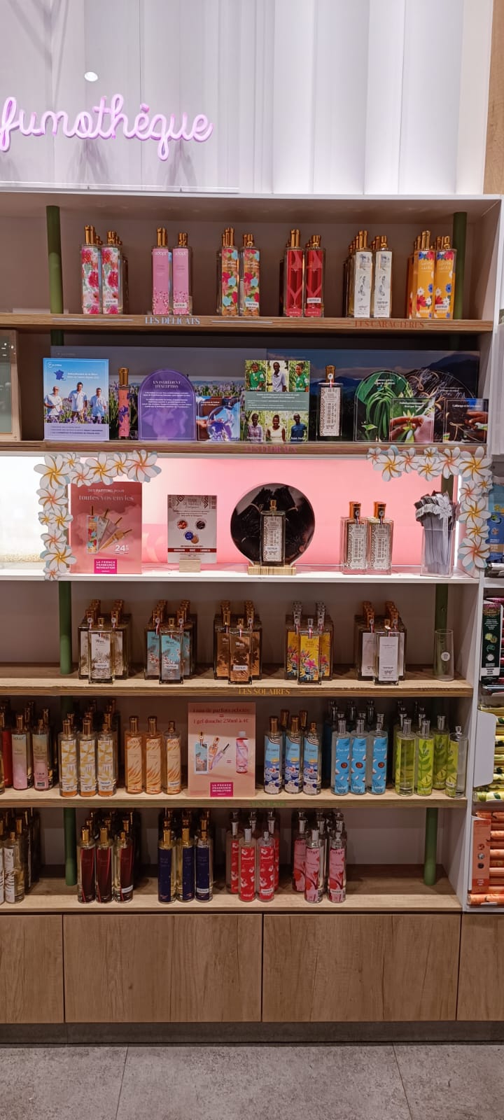 Foto 19 di Adopt Parfums