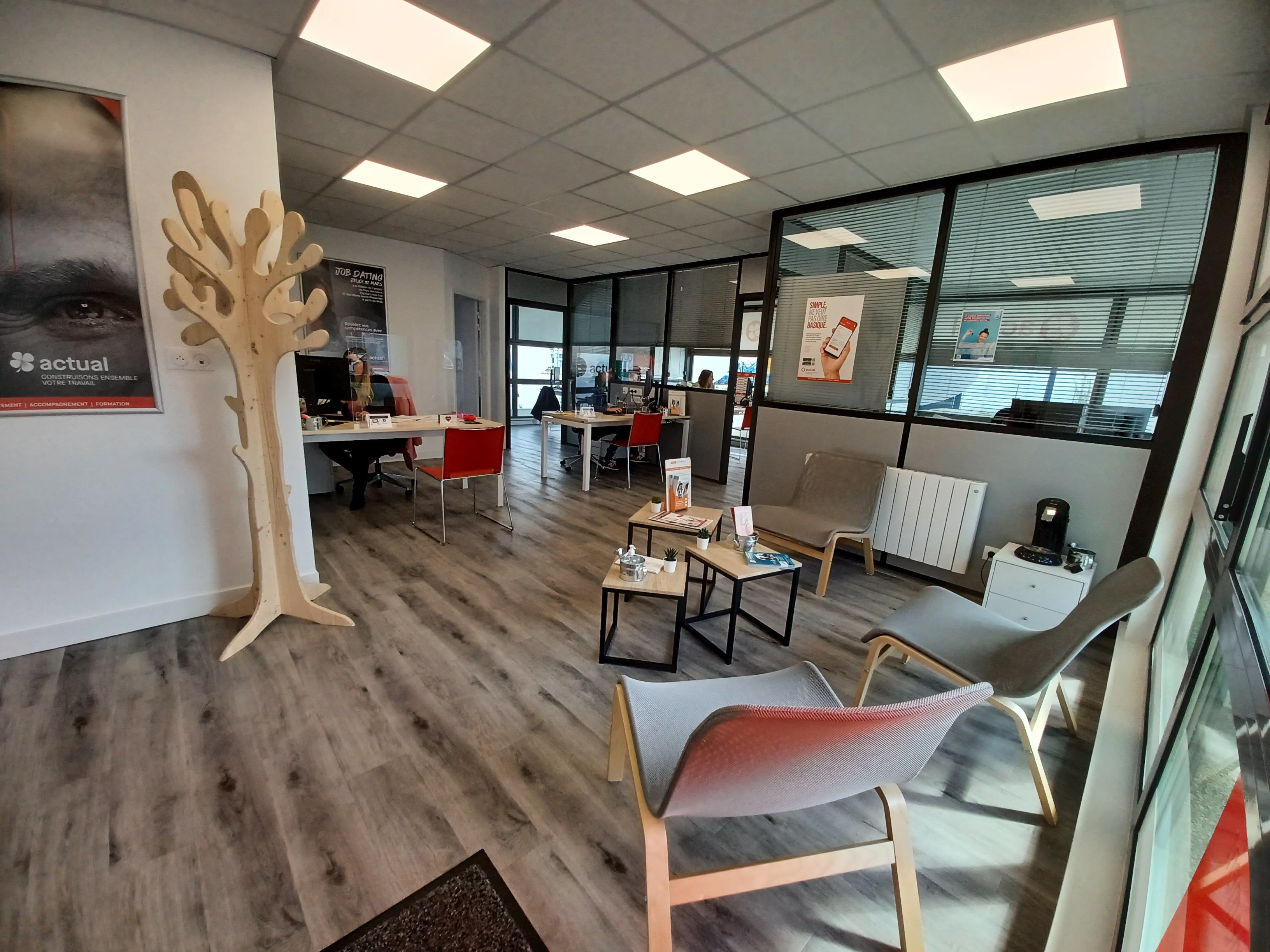 Foto 3 di Actual emploi Brest