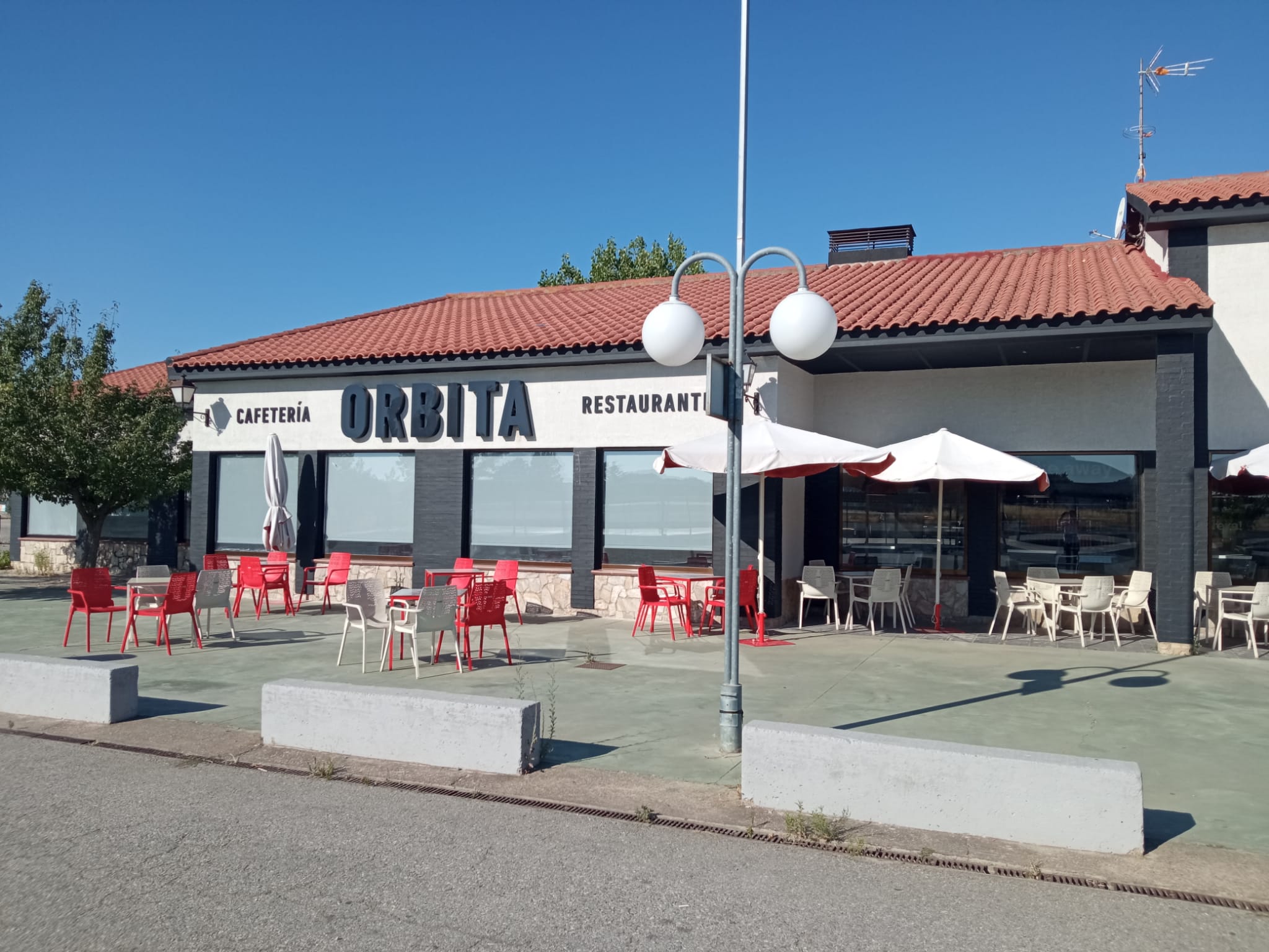 Foto 1 di Área de Servicio Orbita