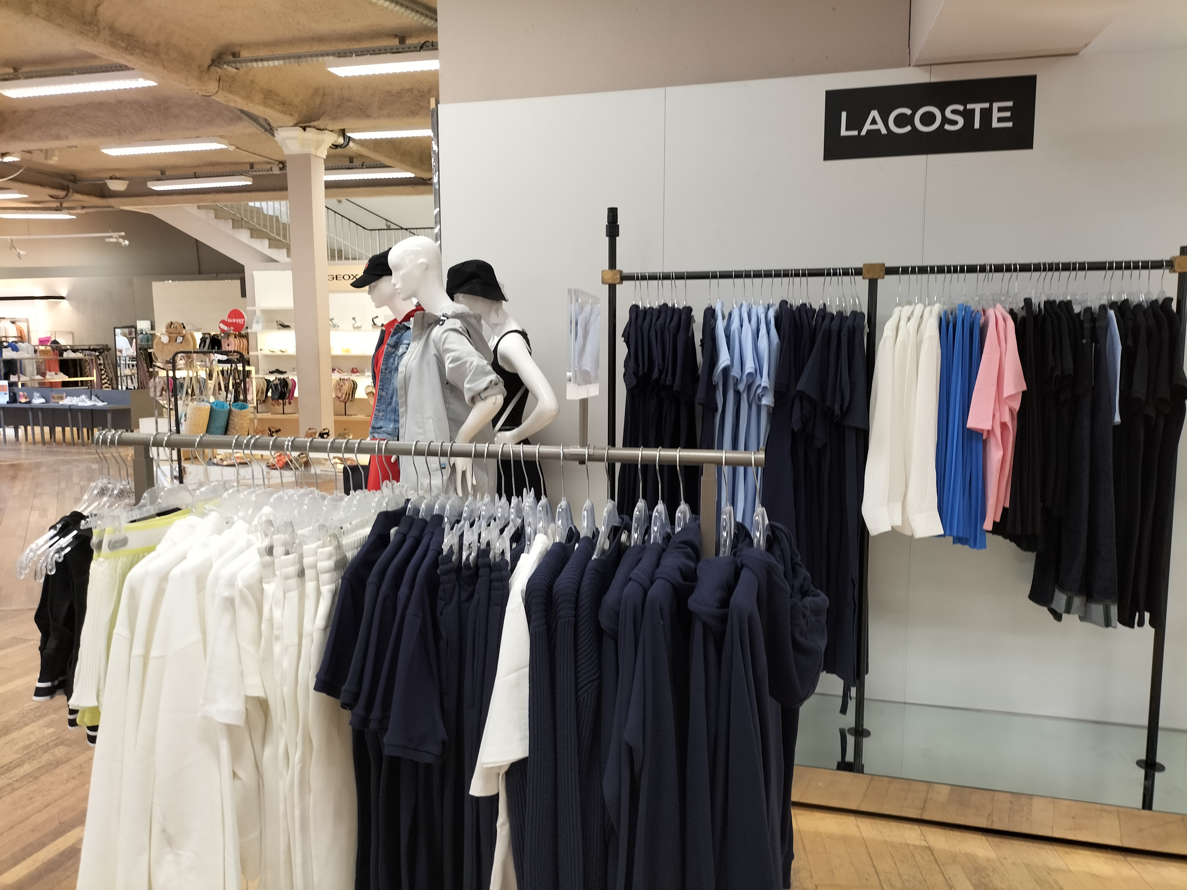 Foto 4 di Lacoste