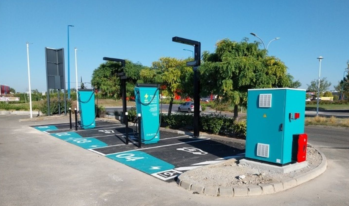 Foto 4 di Electra Charging Station