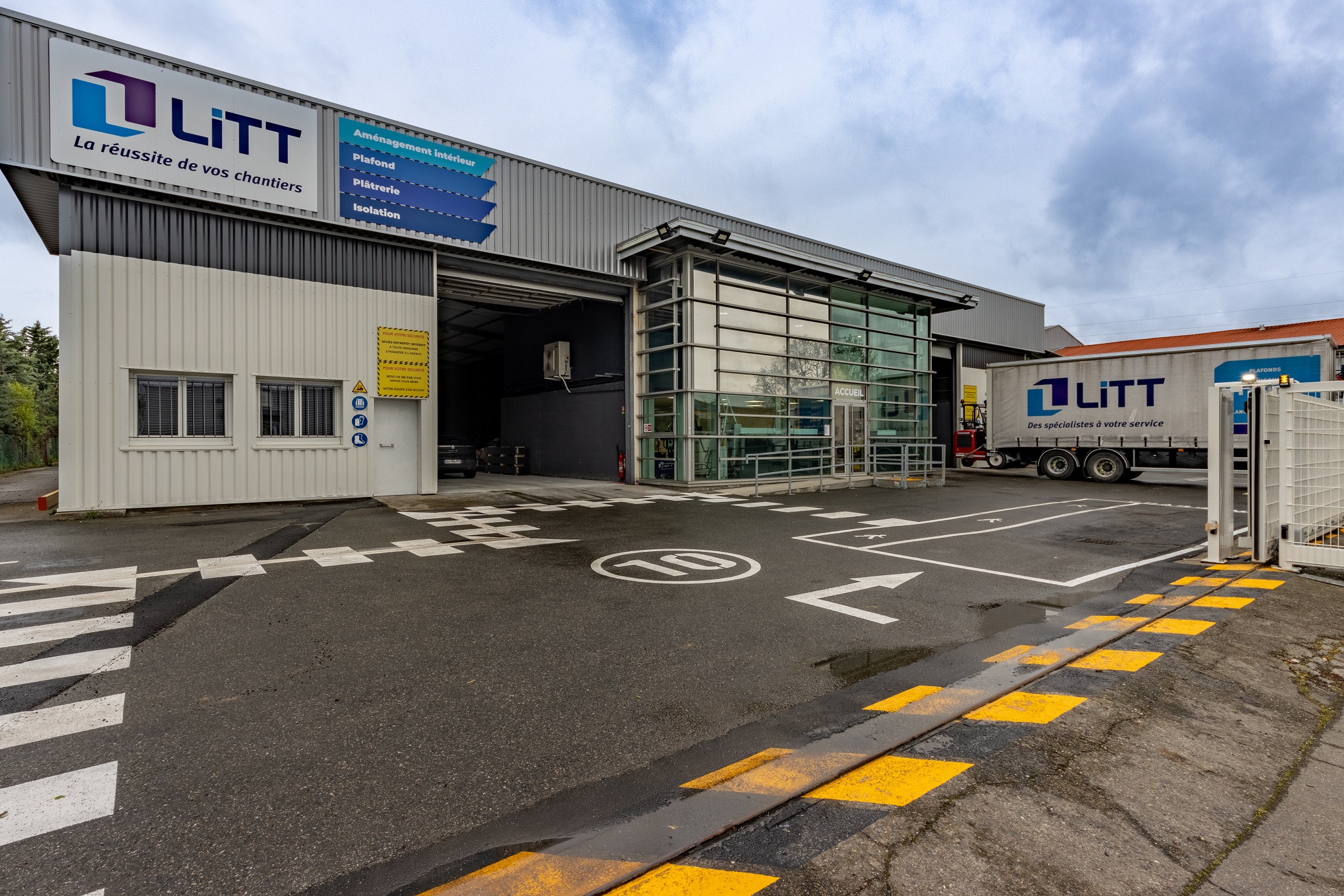 Foto 1 di LiTT