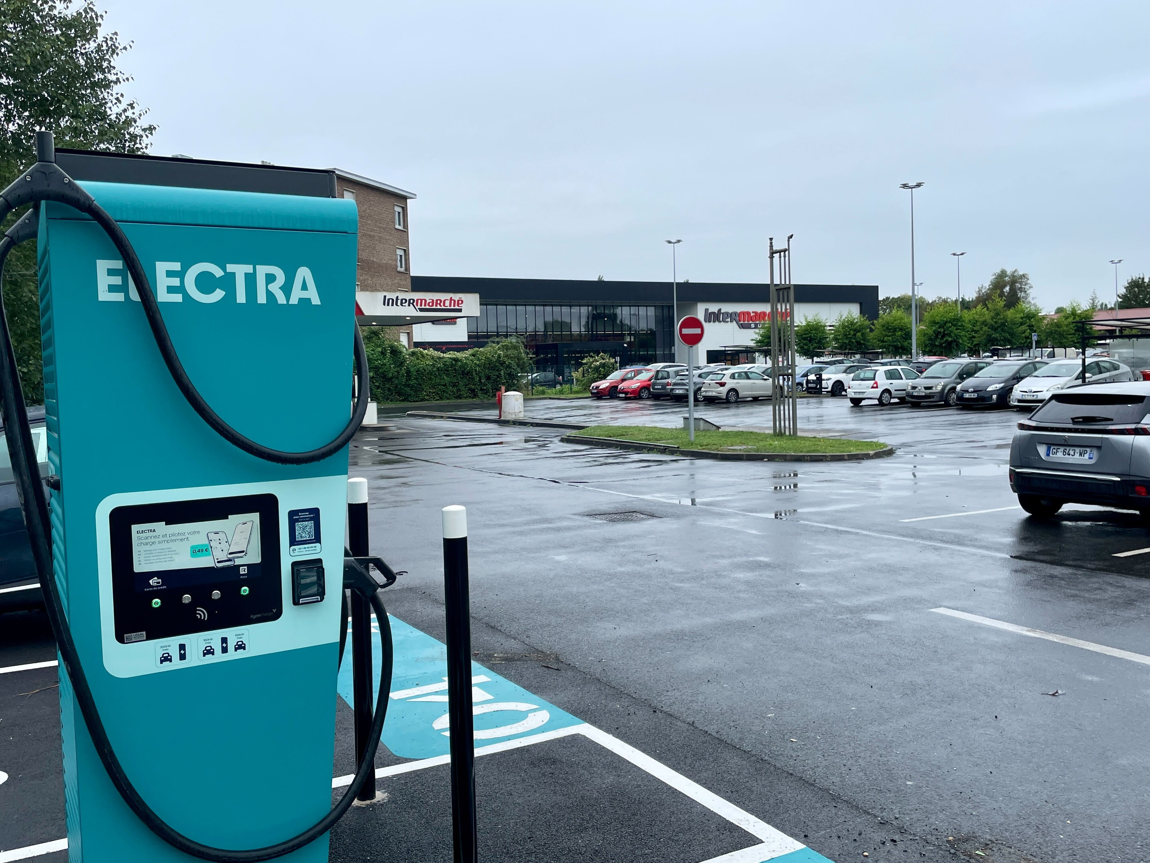 Foto 2 di Electra Charging Station