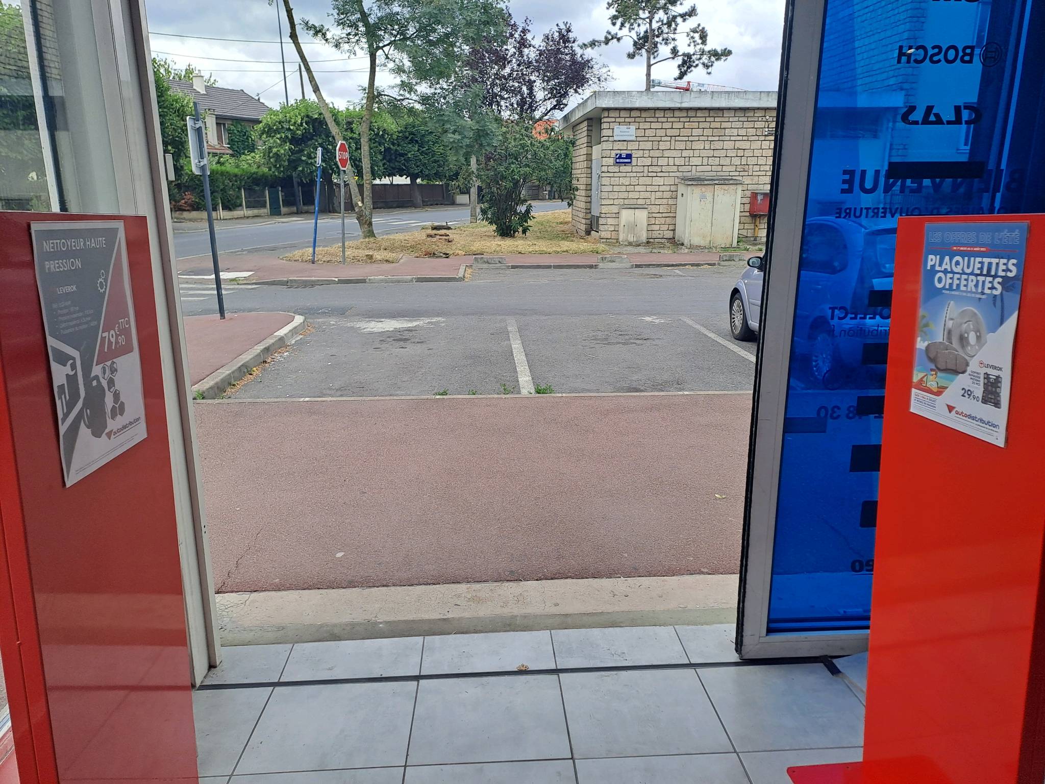 Foto 4 di AUTODISTRIBUTION