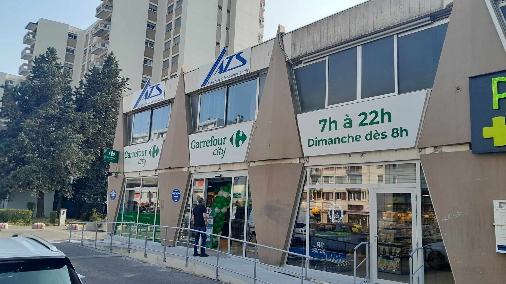 Foto 1 di Carrefour City