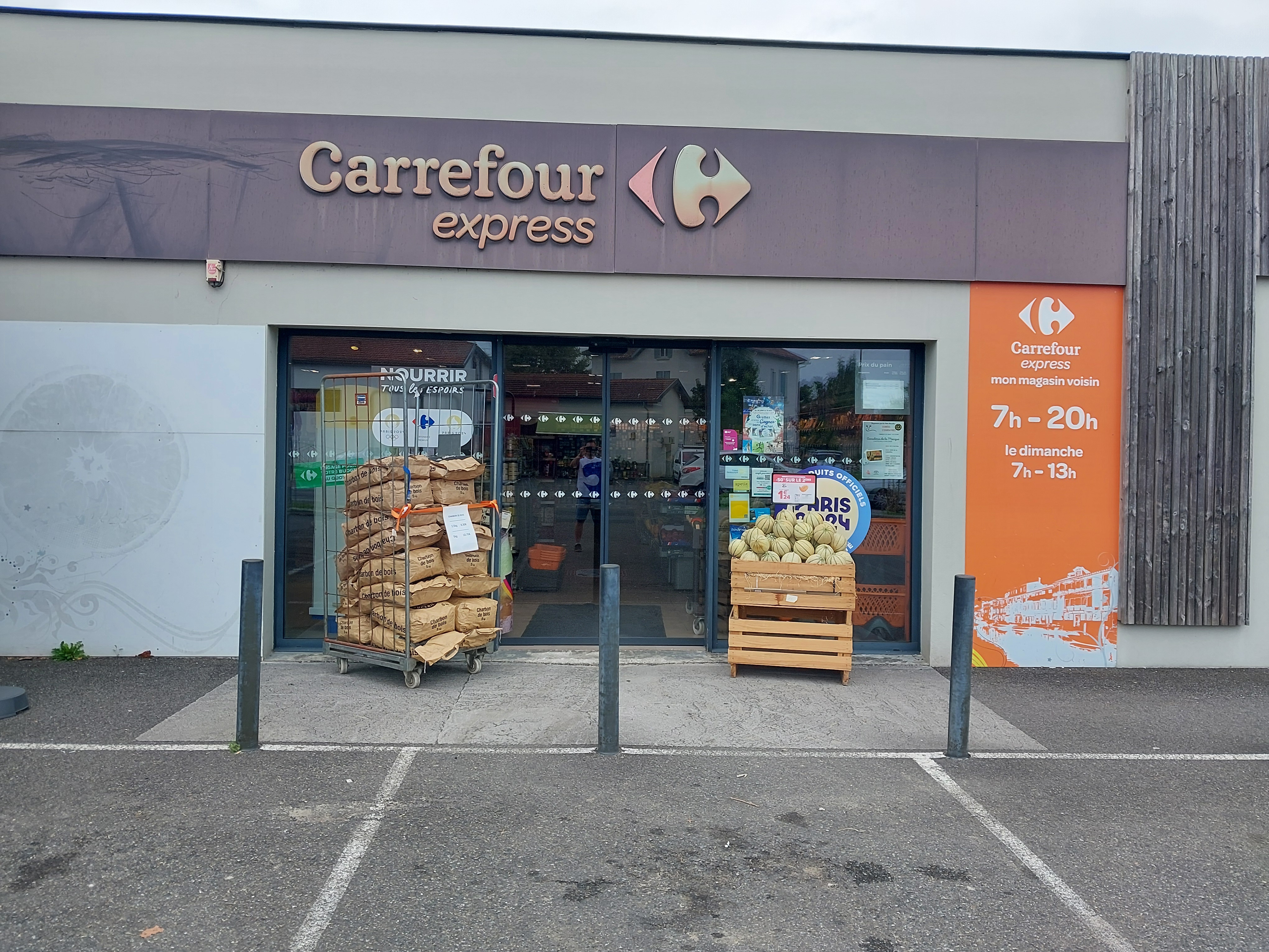 Foto 1 di Carrefour Express