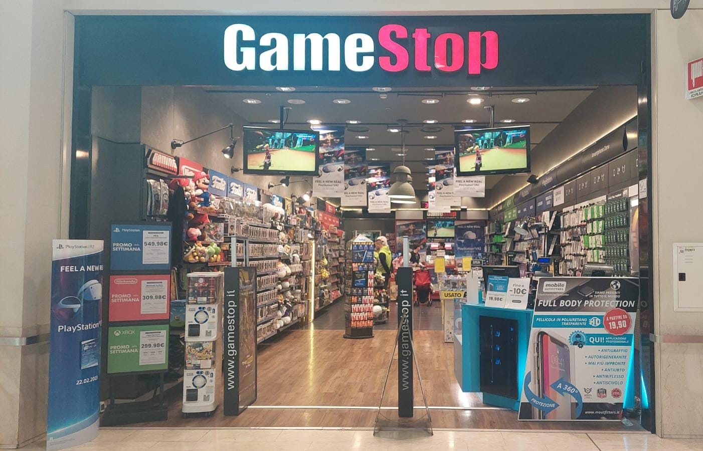 Foto 5 di GameStop
