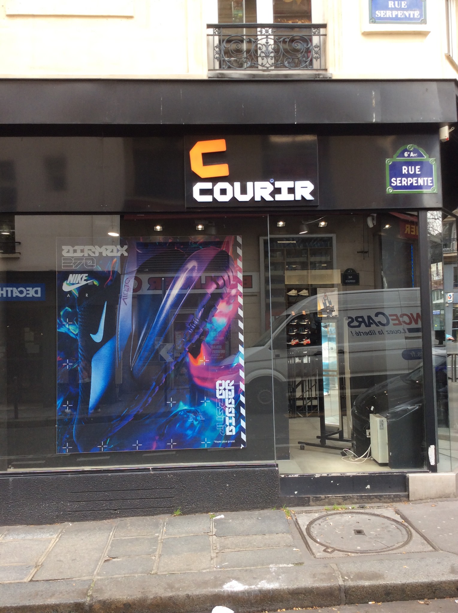 Foto 2 di Courir