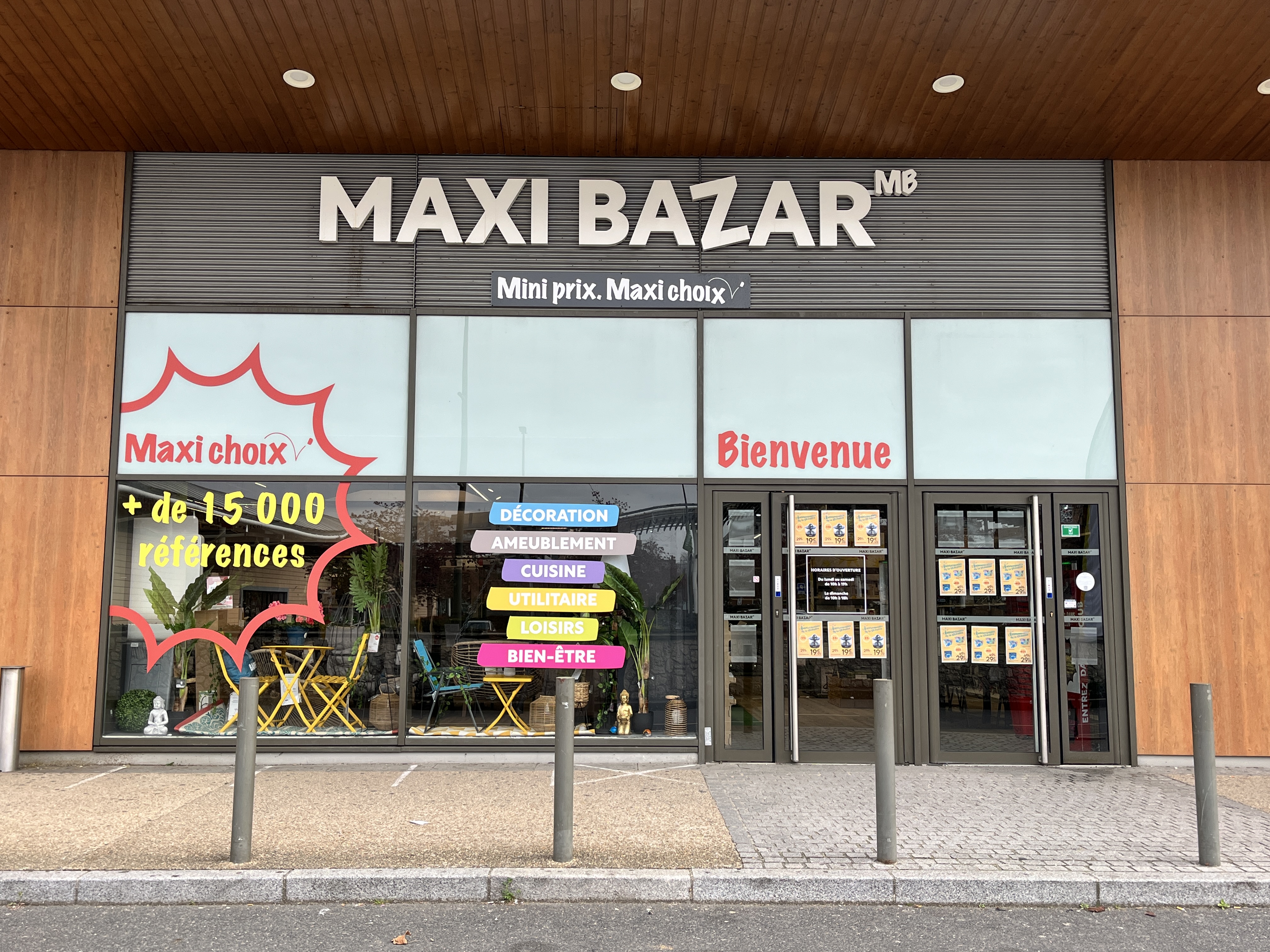 Foto 1 di Maxi Bazar